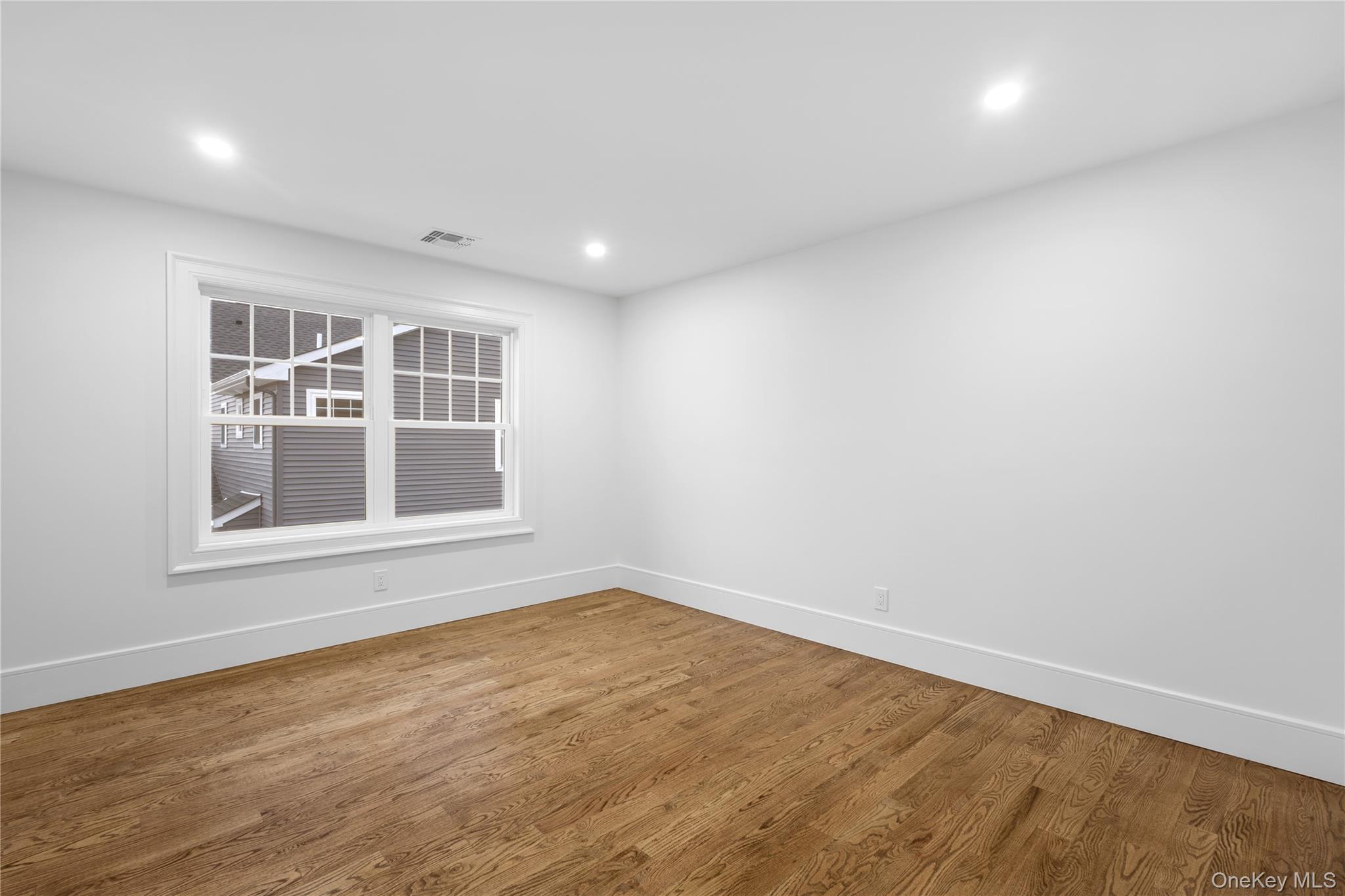 961 N Broadway Property Photo 23
