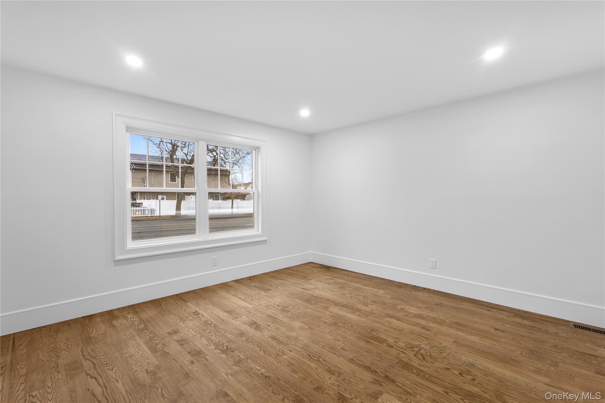 961 N Broadway Property Photo 24