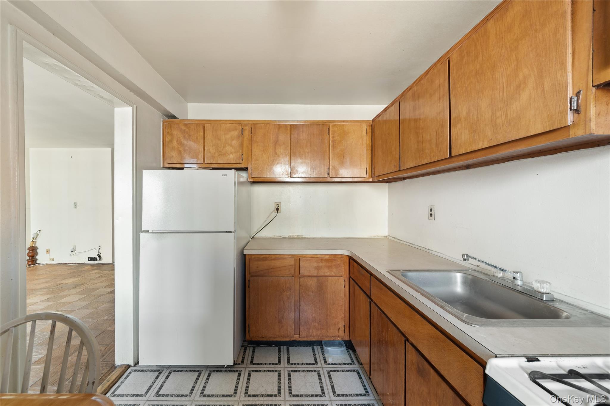 370 Westchester Avenue 2n Property Photo 3