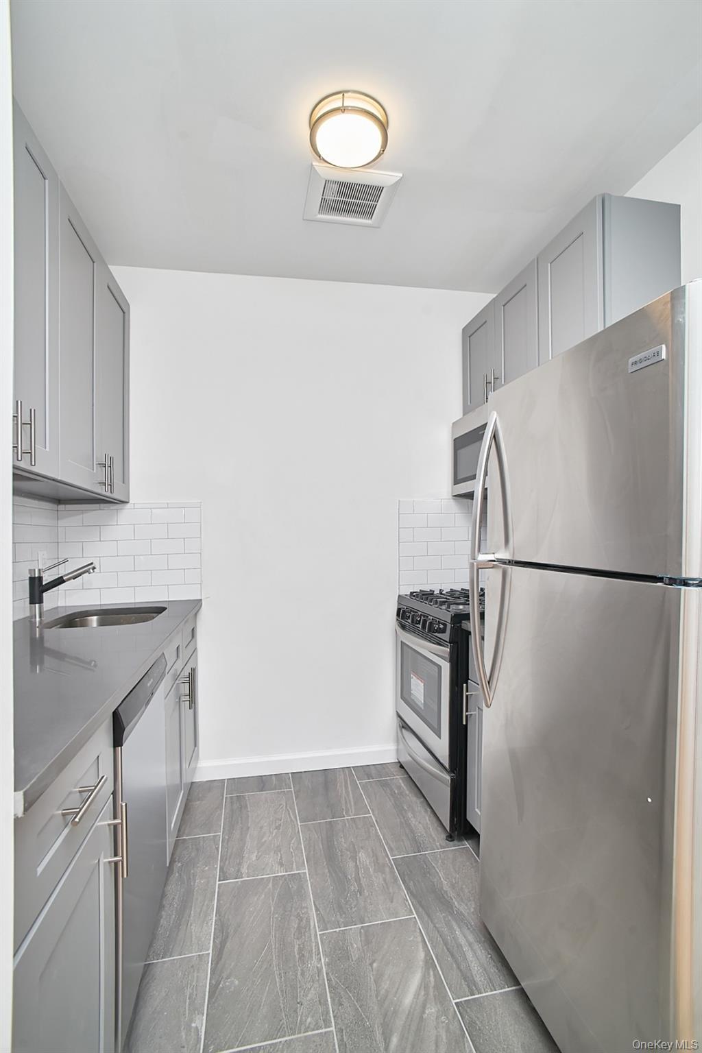 1069 Grant Avenue Property Photo 24