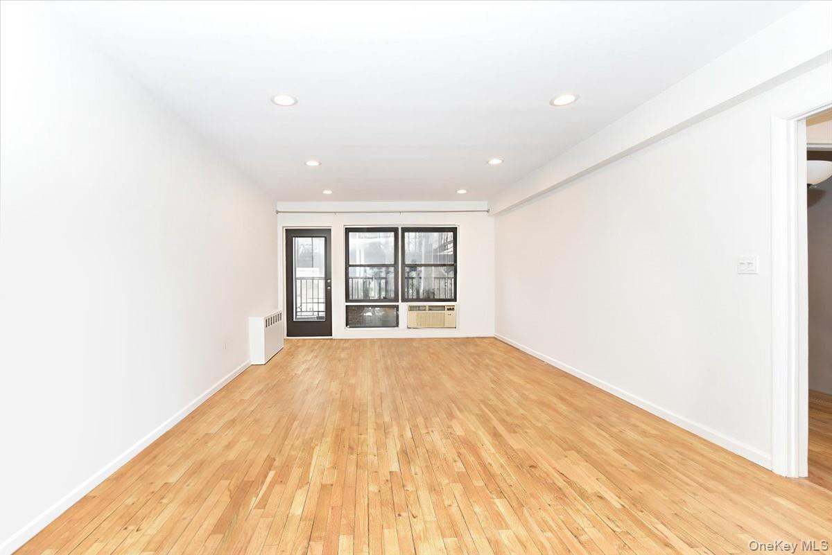 15 Hill Park Avenue 1-l Property Photo 6
