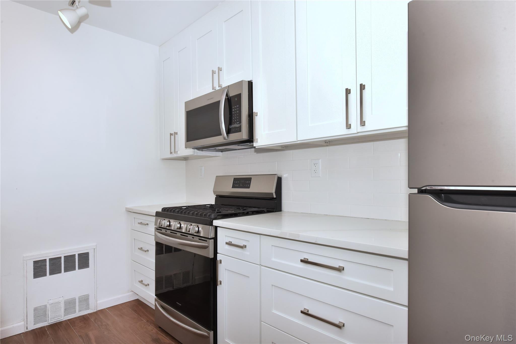 15 Hill Park Avenue 1-l Property Photo 14