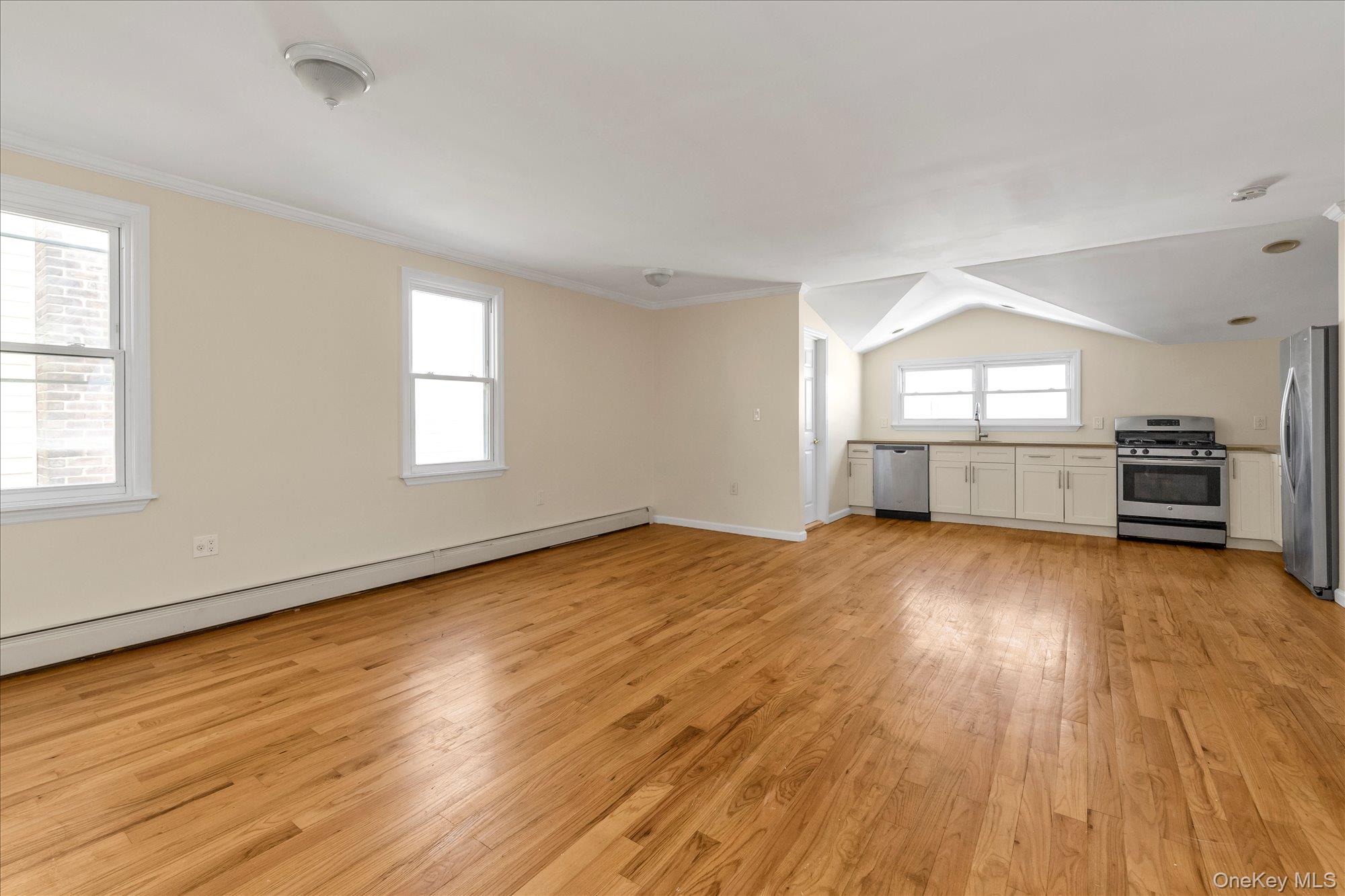 45-32 Utopia Parkway Property Photo 5