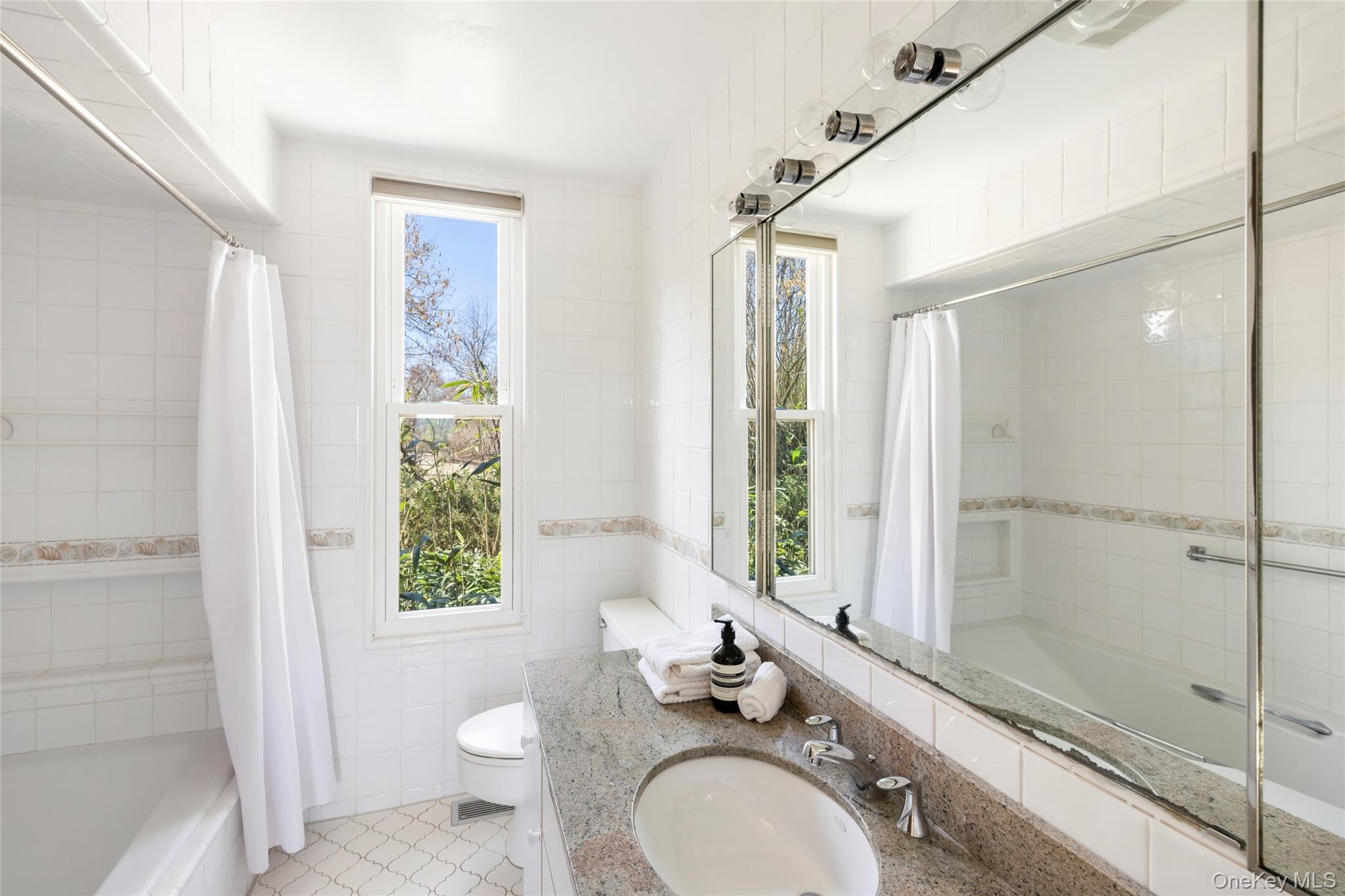 154 W Lake Drive Property Photo 12