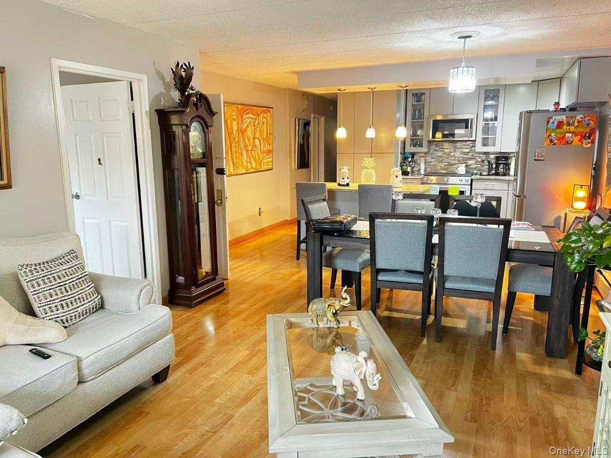 75-22 Parsons Boulevard D3 Property Photo 2