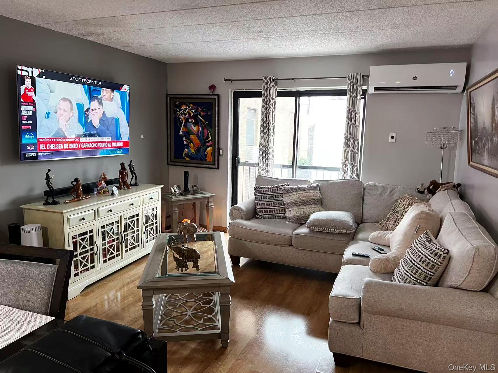 75-22 Parsons Boulevard D3 Property Photo 3