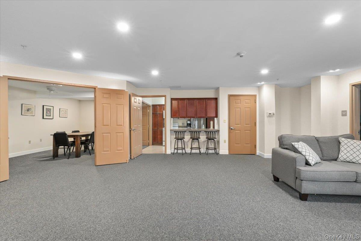 312 Sutton Drive 312 Property Photo 3