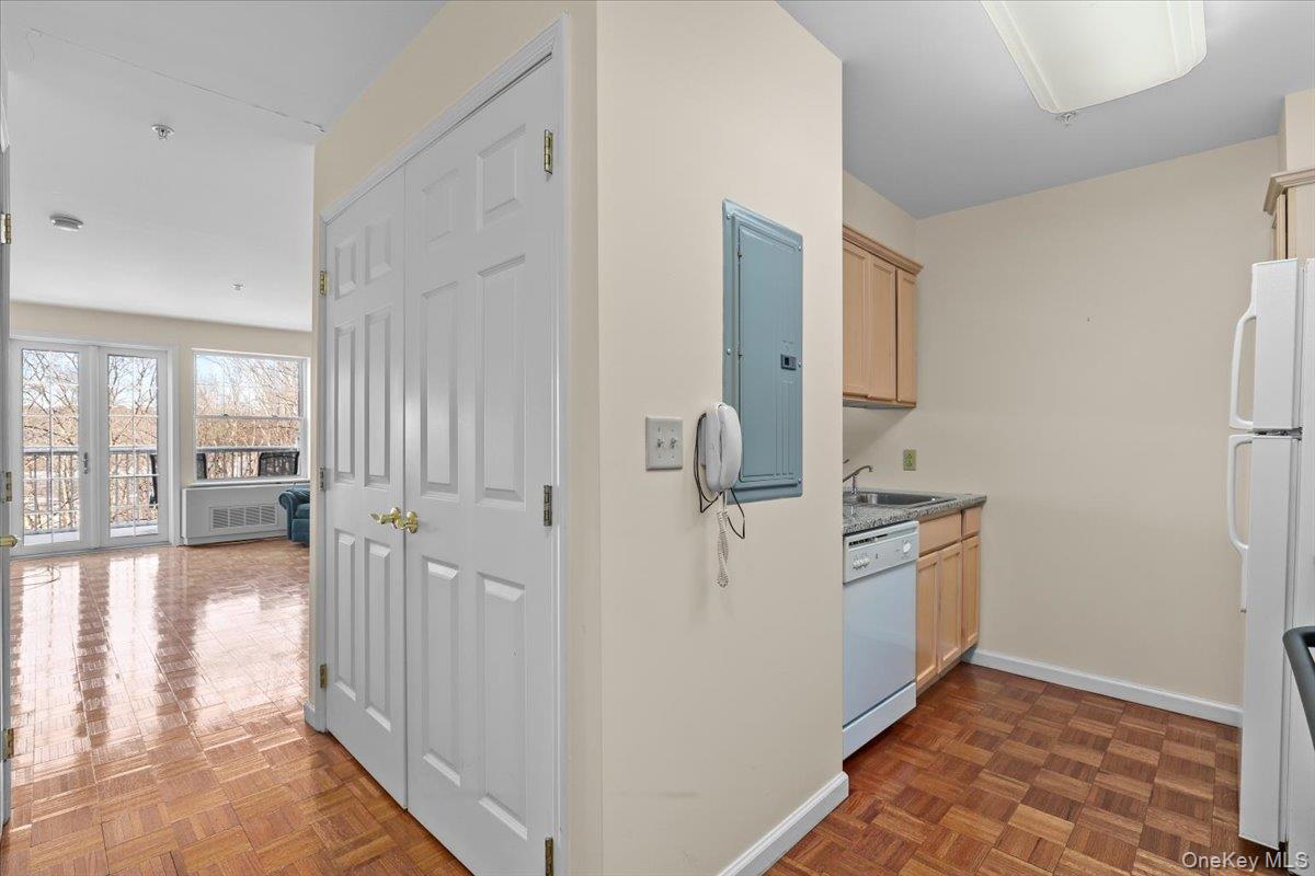 312 Sutton Drive 312 Property Photo 4