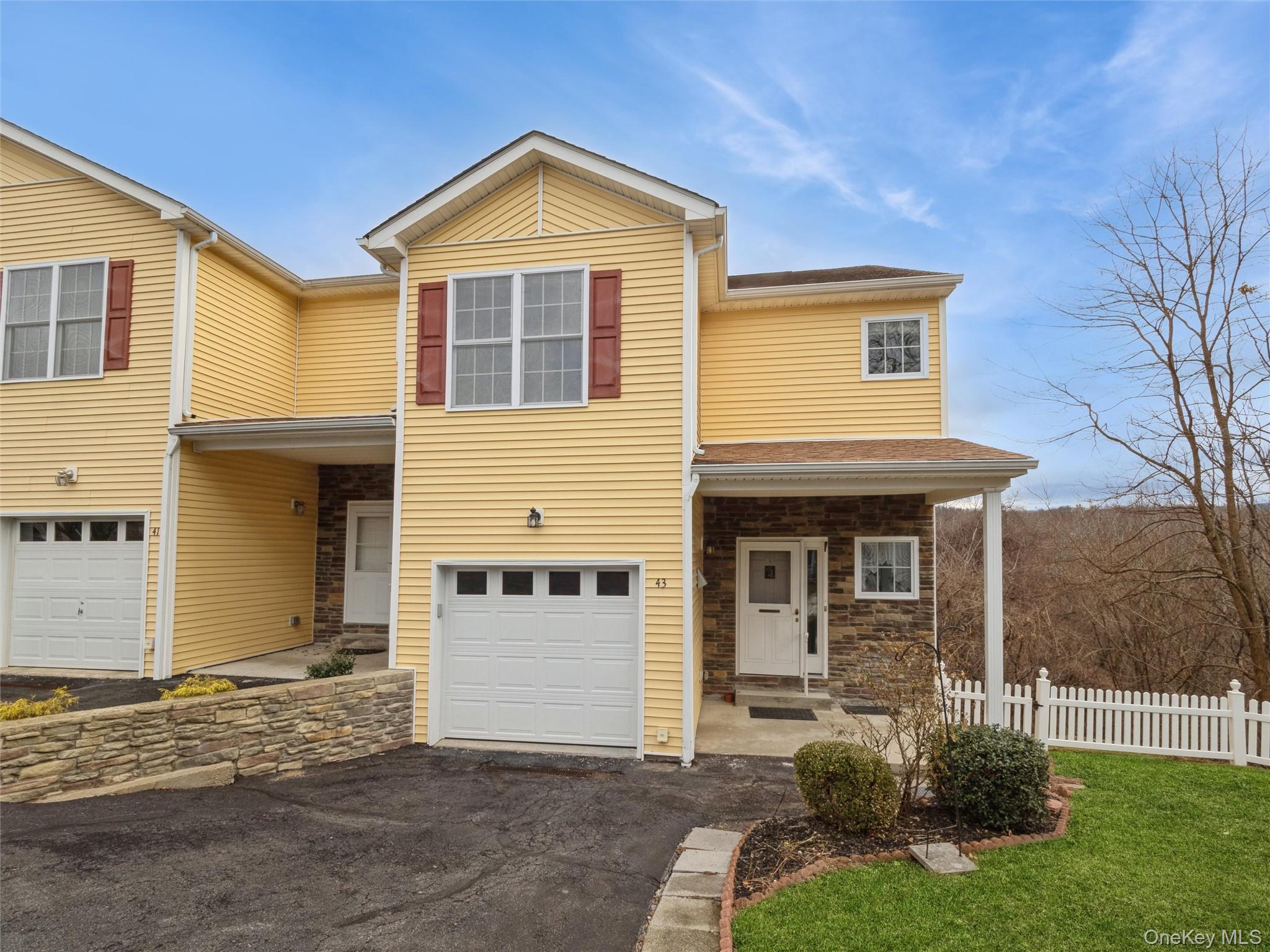 43 Aveonis Court Property Photo 1