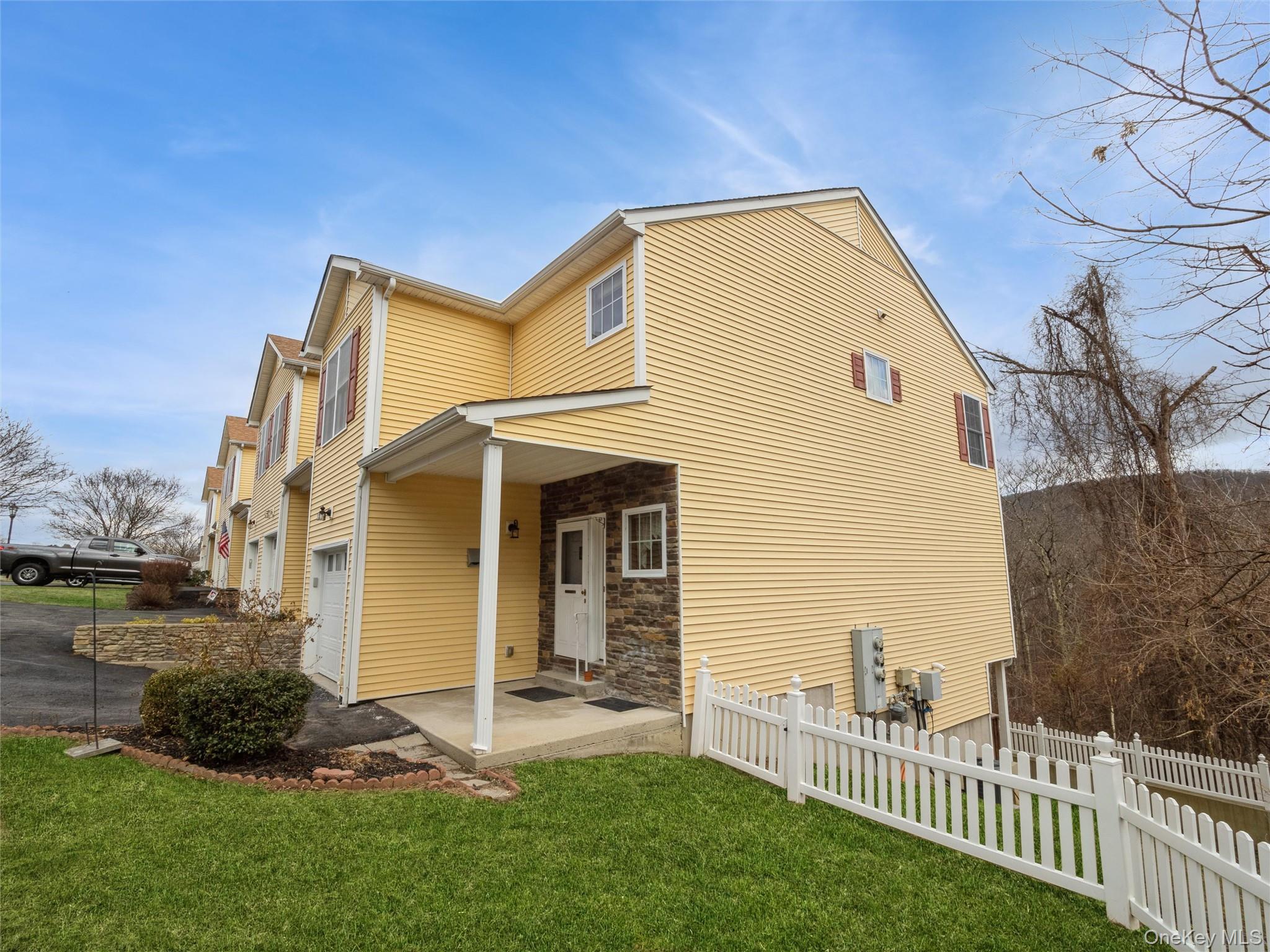 43 Aveonis Court Property Photo 3