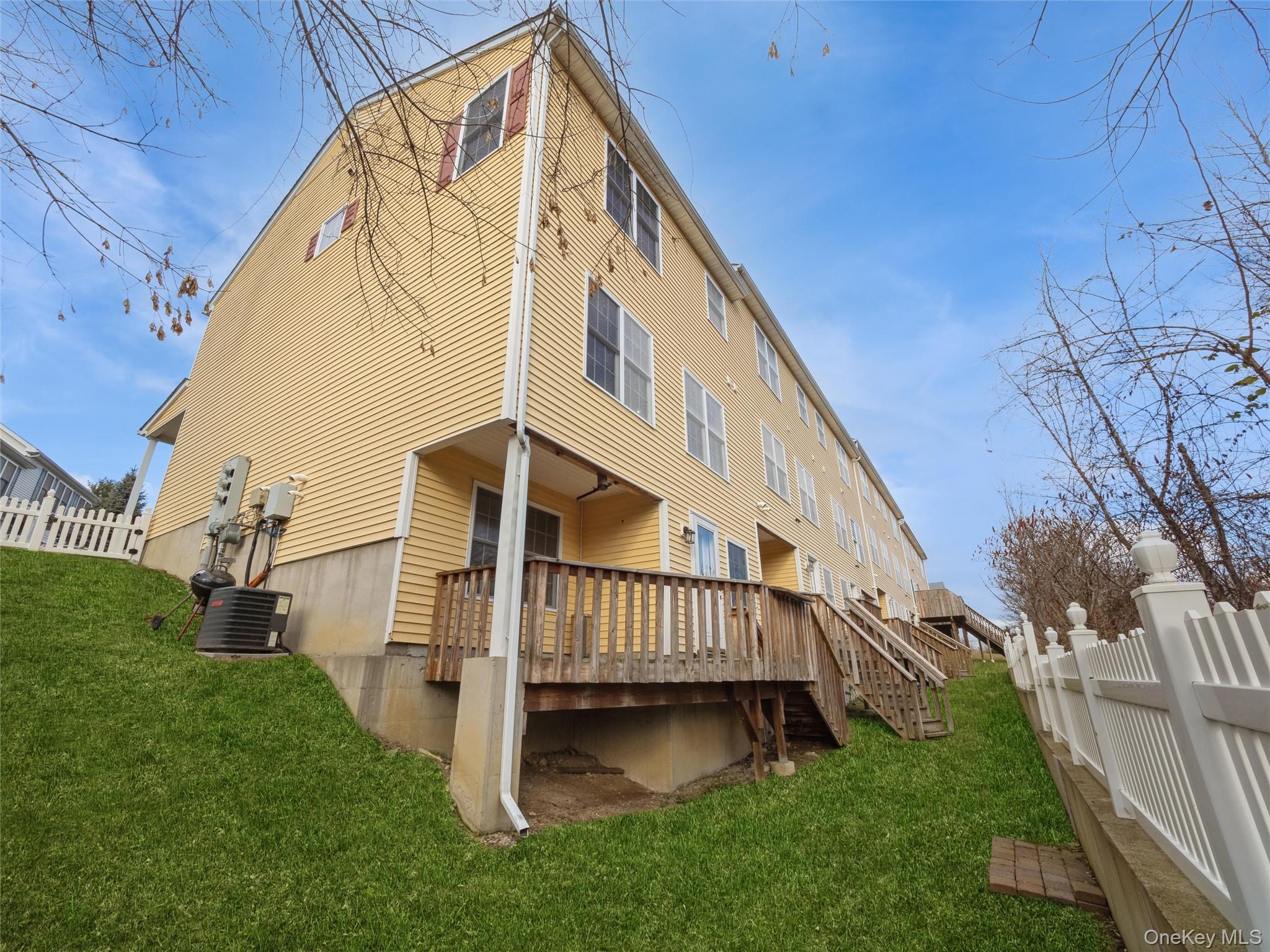 43 Aveonis Court Property Photo 5