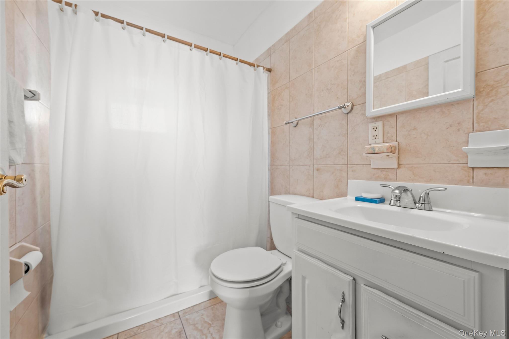 8218 258th Street Property Photo 7