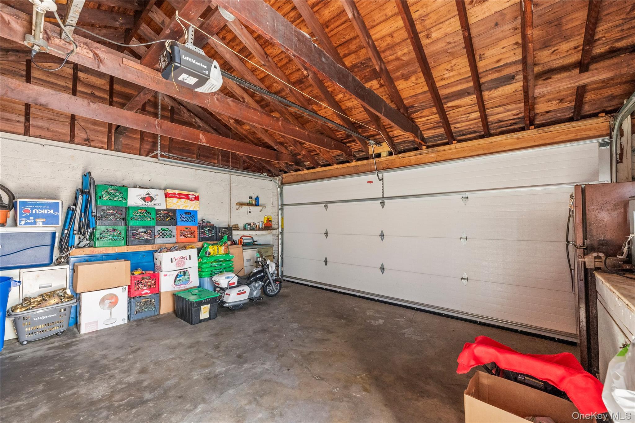 8218 258th Street Property Photo 9