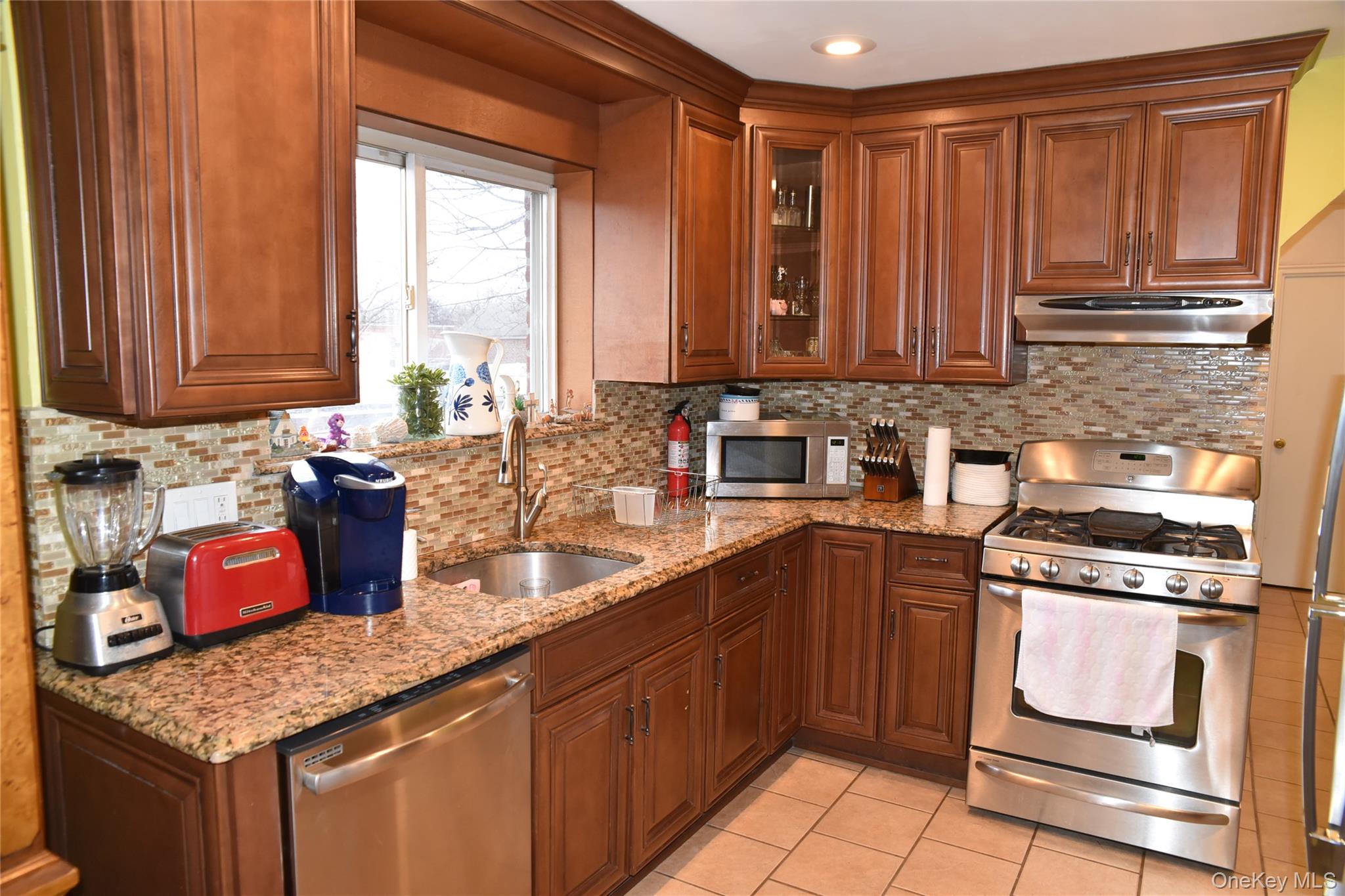 806 Waring Avenue Property Photo 9