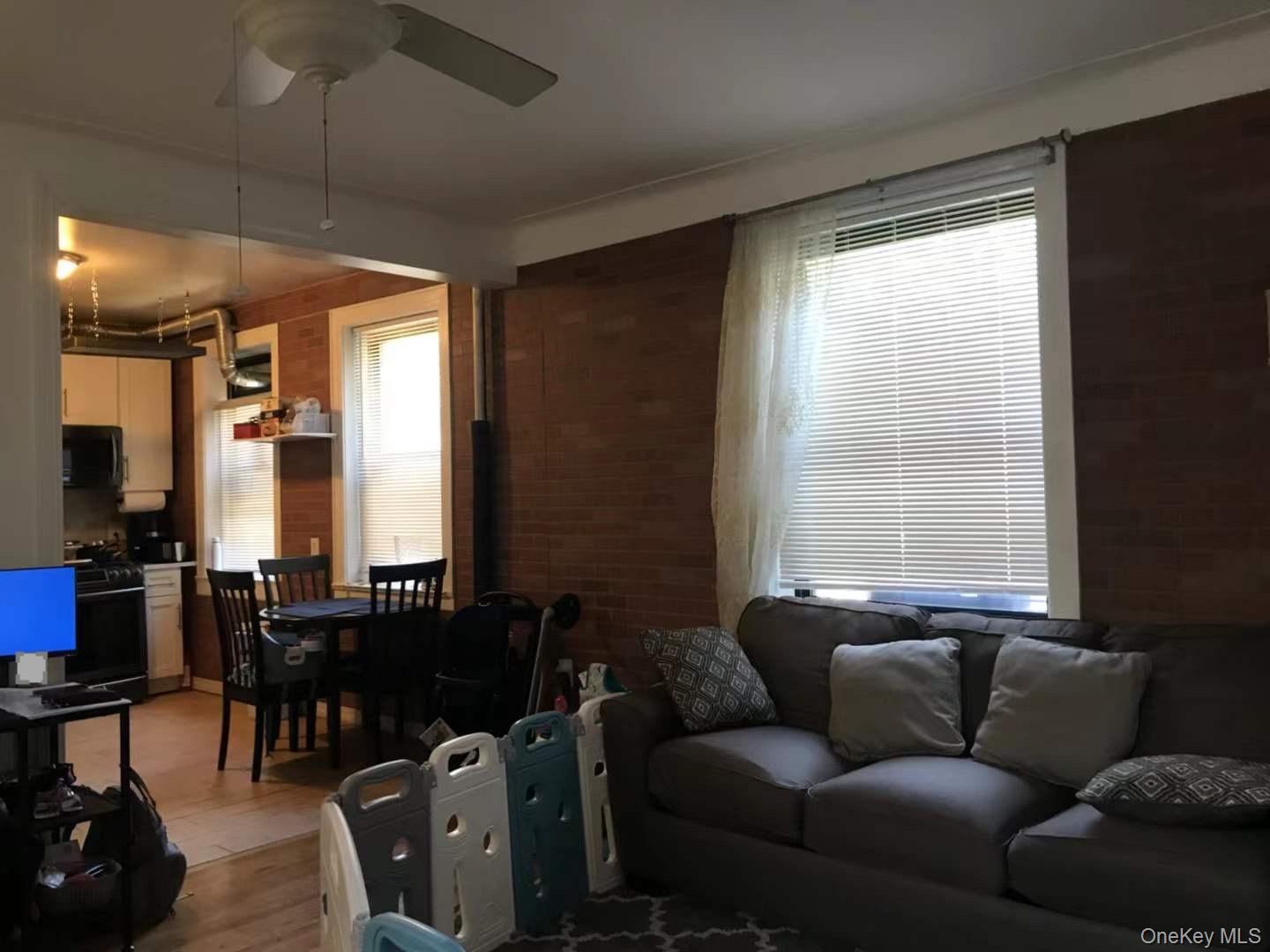 61-40 Saunders Street C5 Property Photo 2