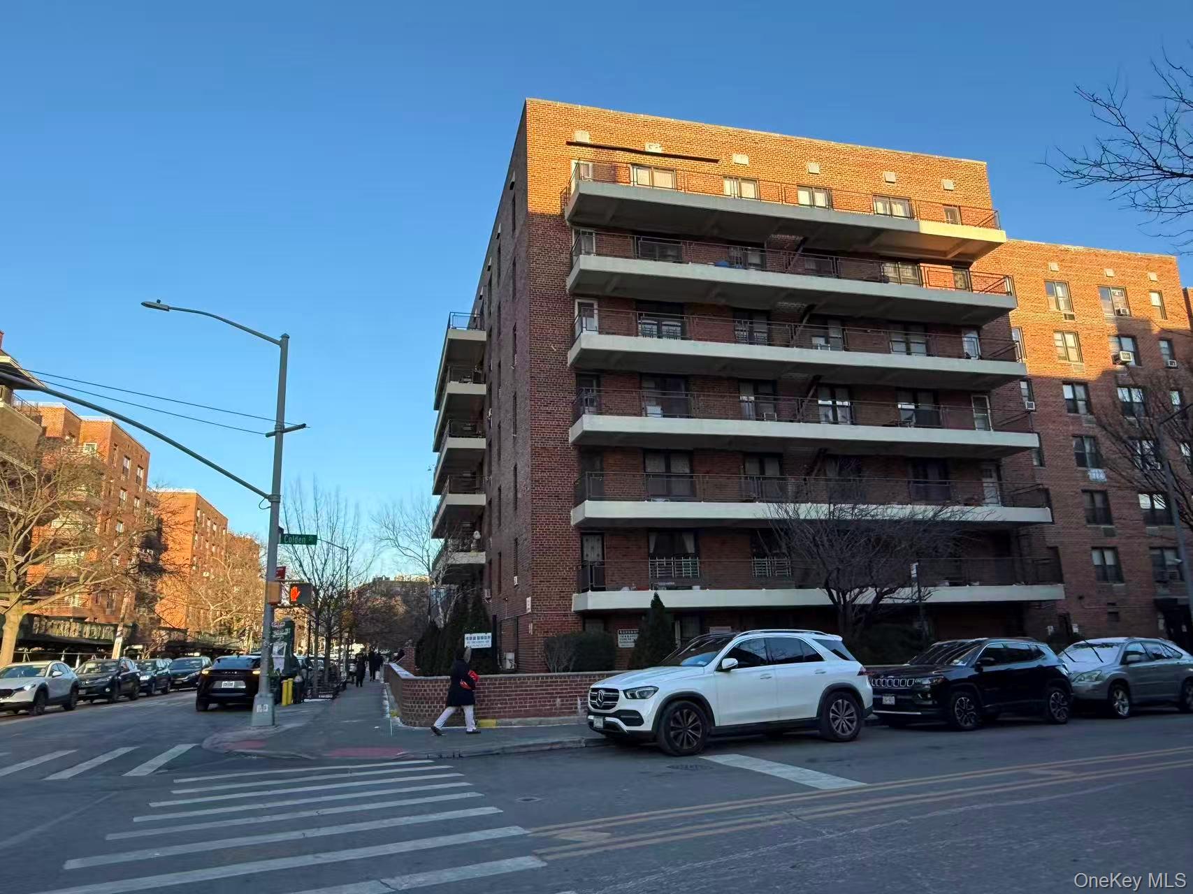 13710 Franklin Avenue L2 Property Photo 4