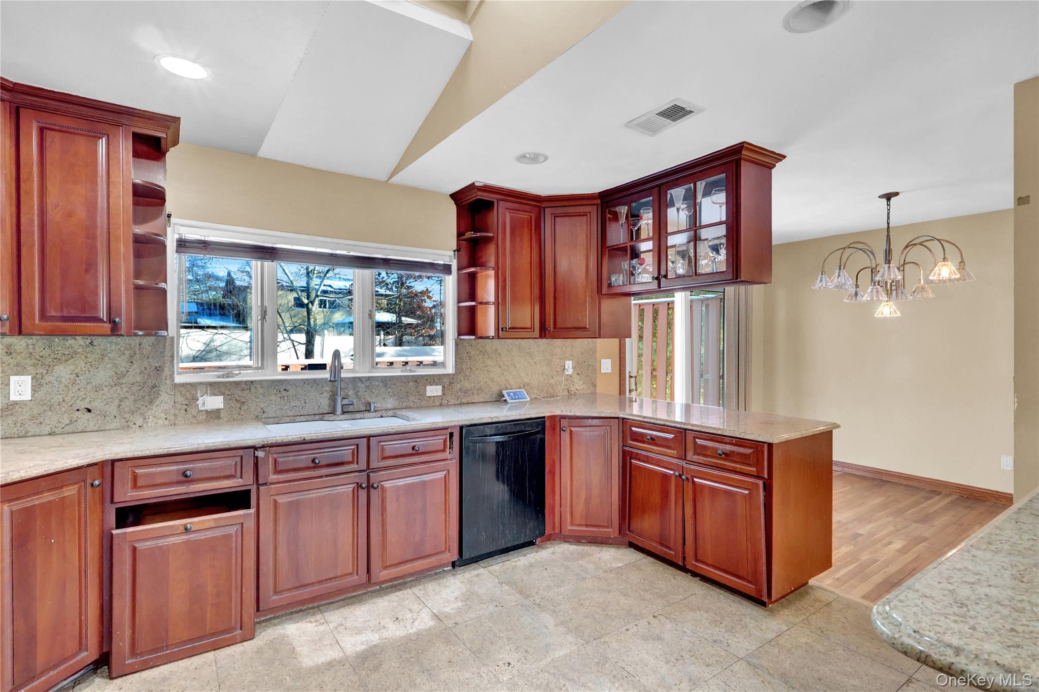 97 Willow Street Property Photo 4