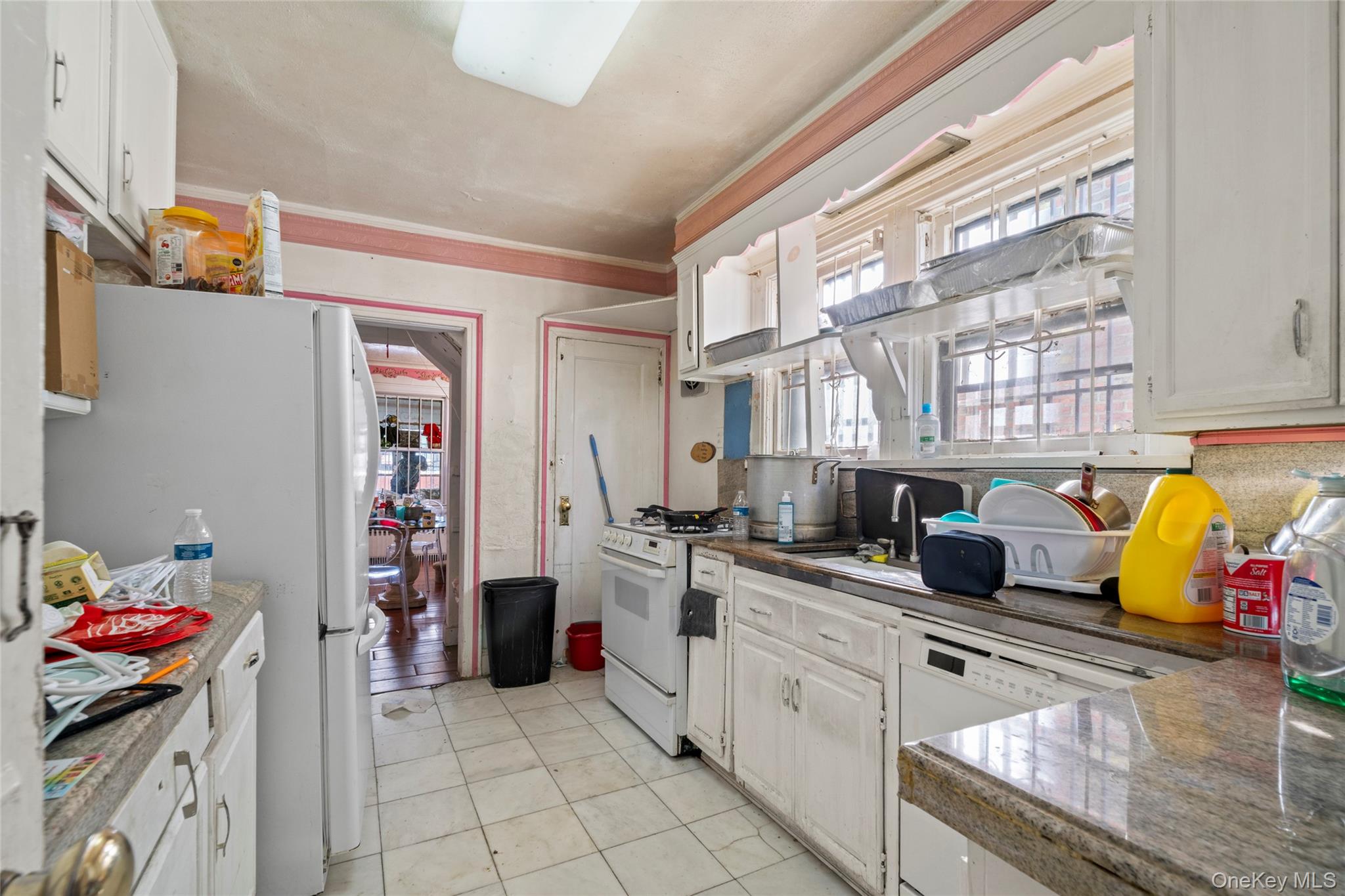 871 Linden Boulevard Property Photo 9