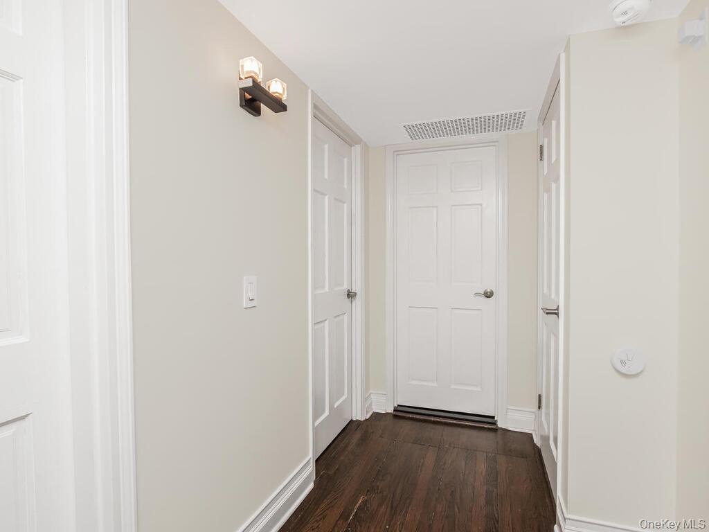 1332 Midland Avenue 3f Property Photo 13