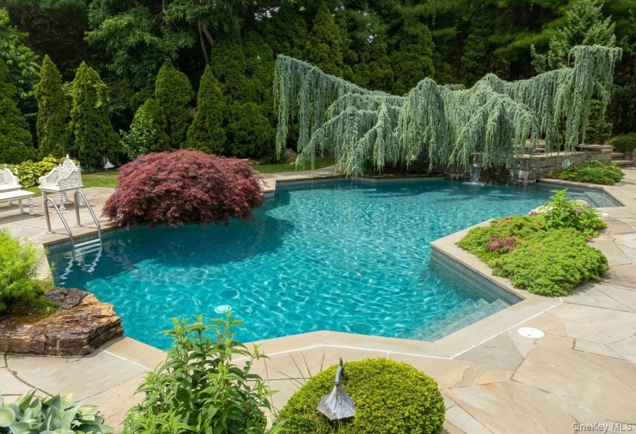 19 Cobblestone Court Property Photo 9