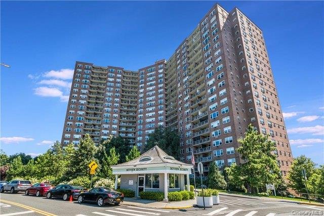 5700 Arlington Avenue 6G Property Photo 1