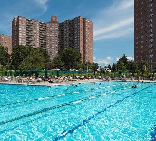 5700 Arlington Avenue 6g Property Photo 2