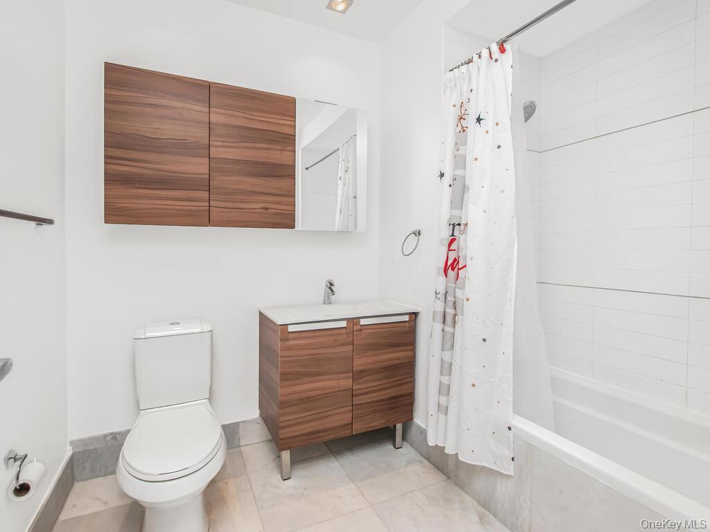 701 Ridge Hill Boulevard 11c Property Photo 4