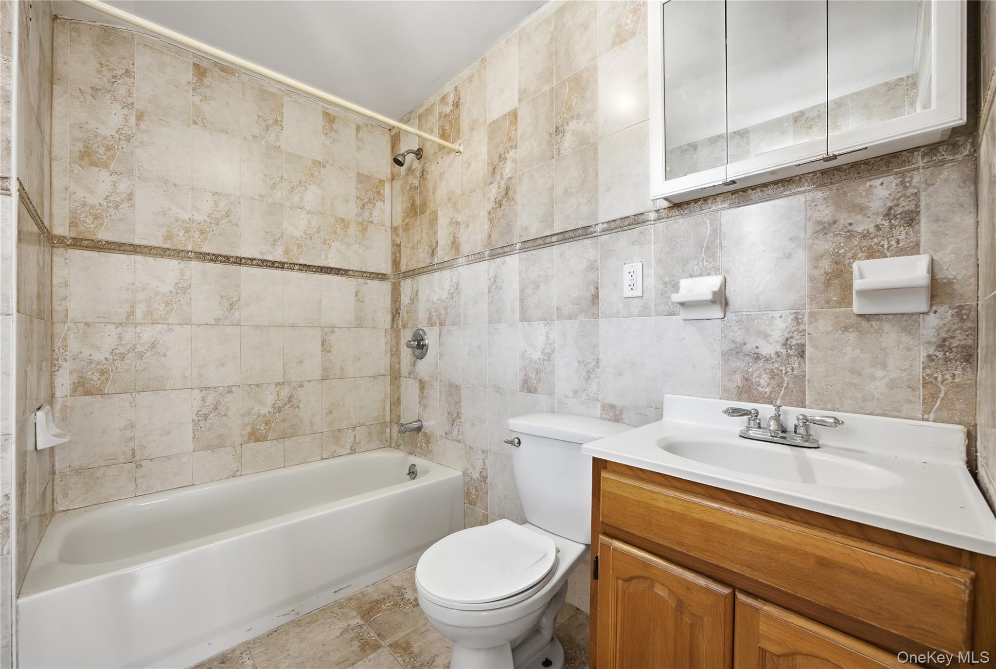 13410 Farmers Boulevard Property Photo 23