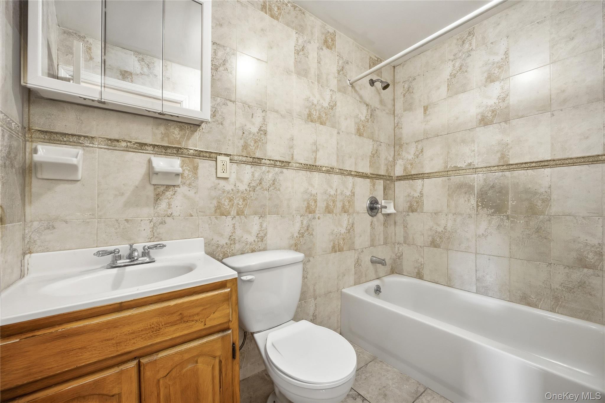 13410 Farmers Boulevard Property Photo 29