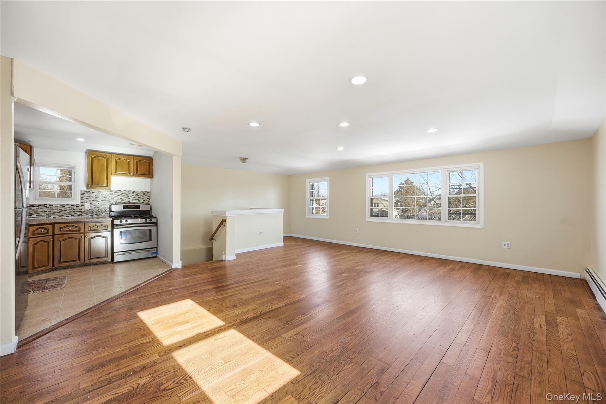 13410 Farmers Boulevard Property Photo 33