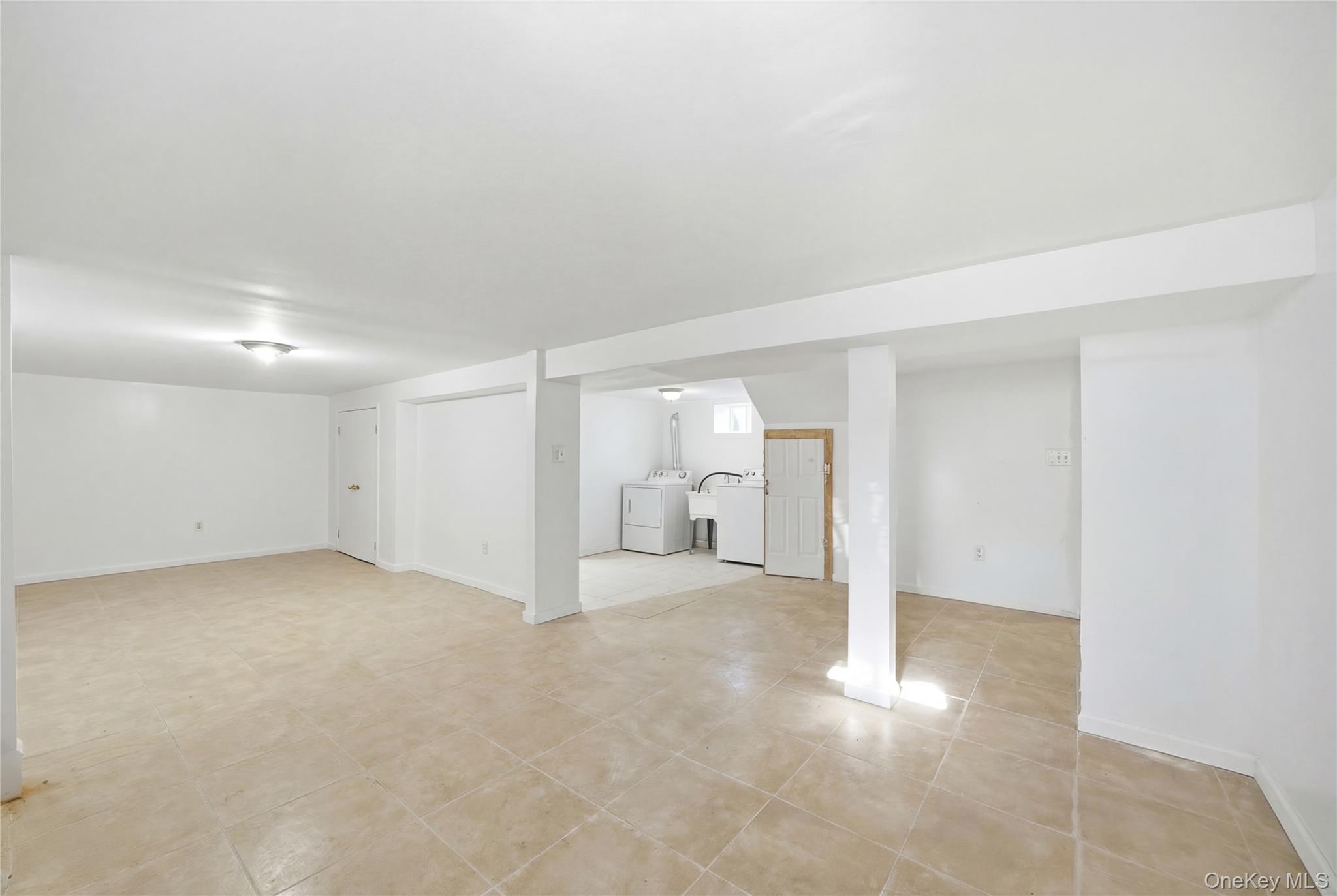13410 Farmers Boulevard Property Photo 37
