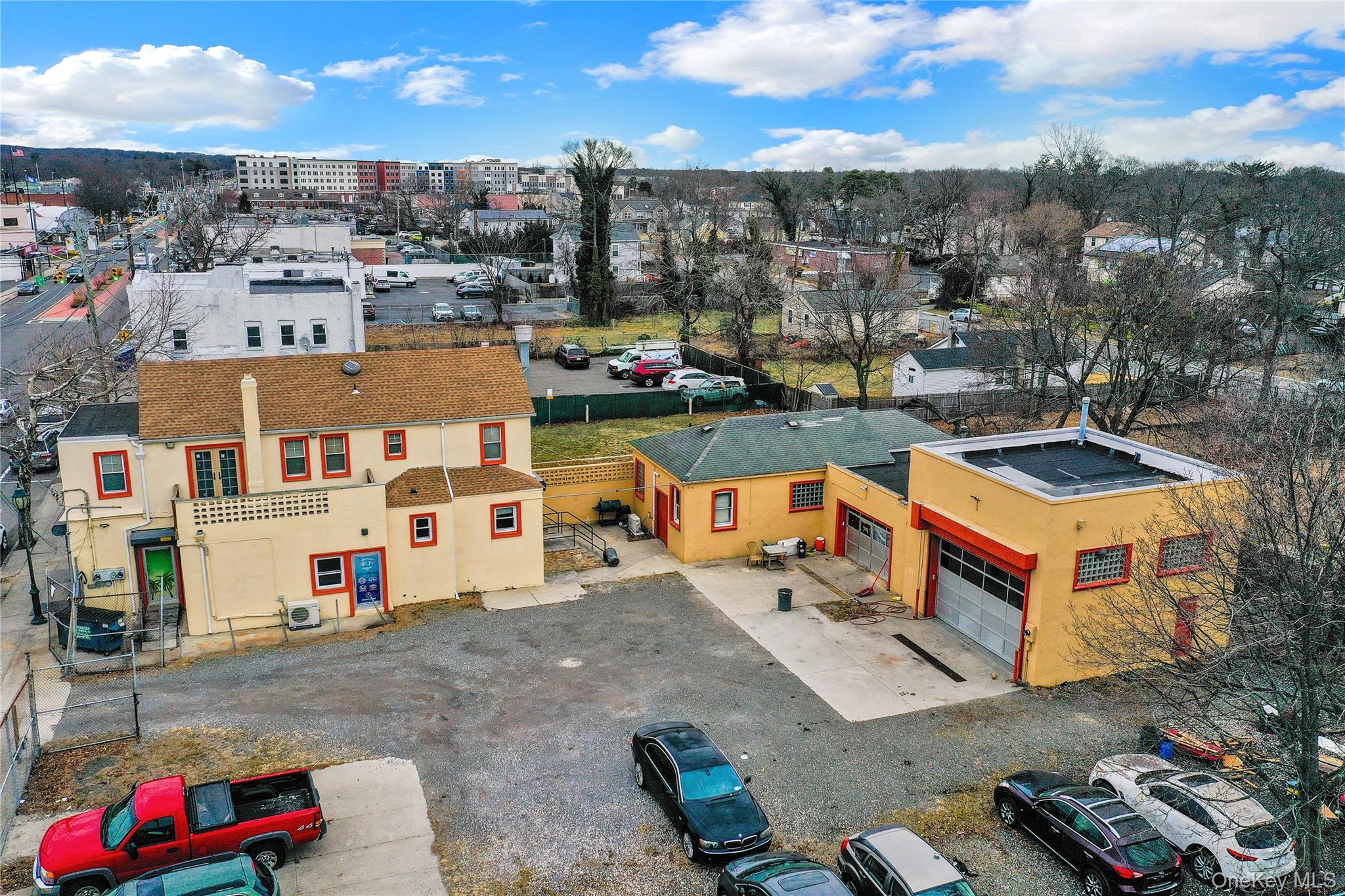 1513 Straight Path Property Photo 4