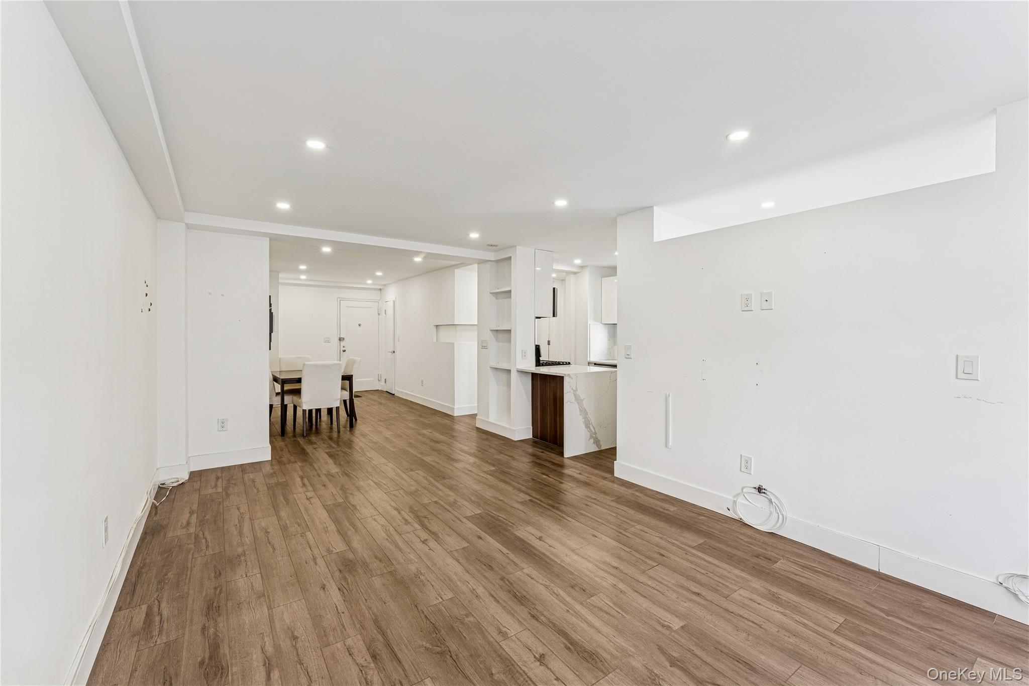 7136 110th Street 2F Property Photo 1