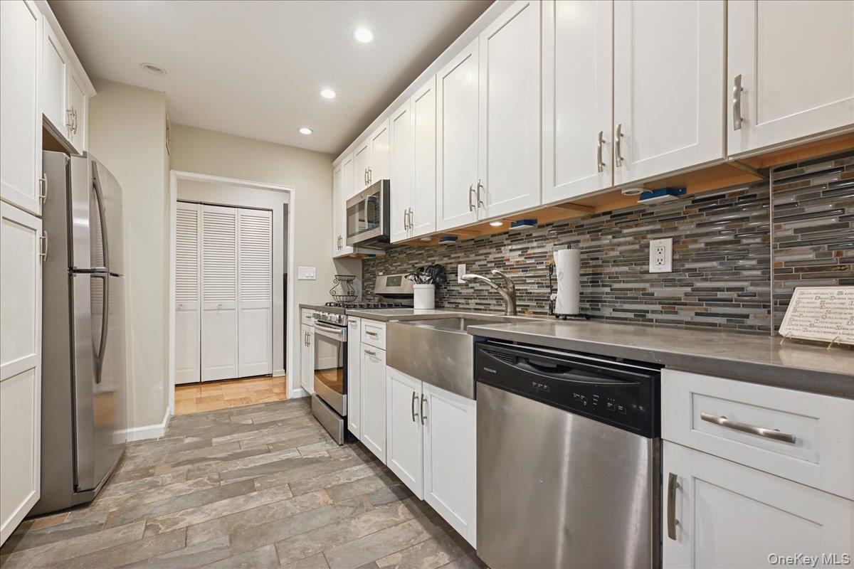 700 Shore Road 4o Property Photo 10