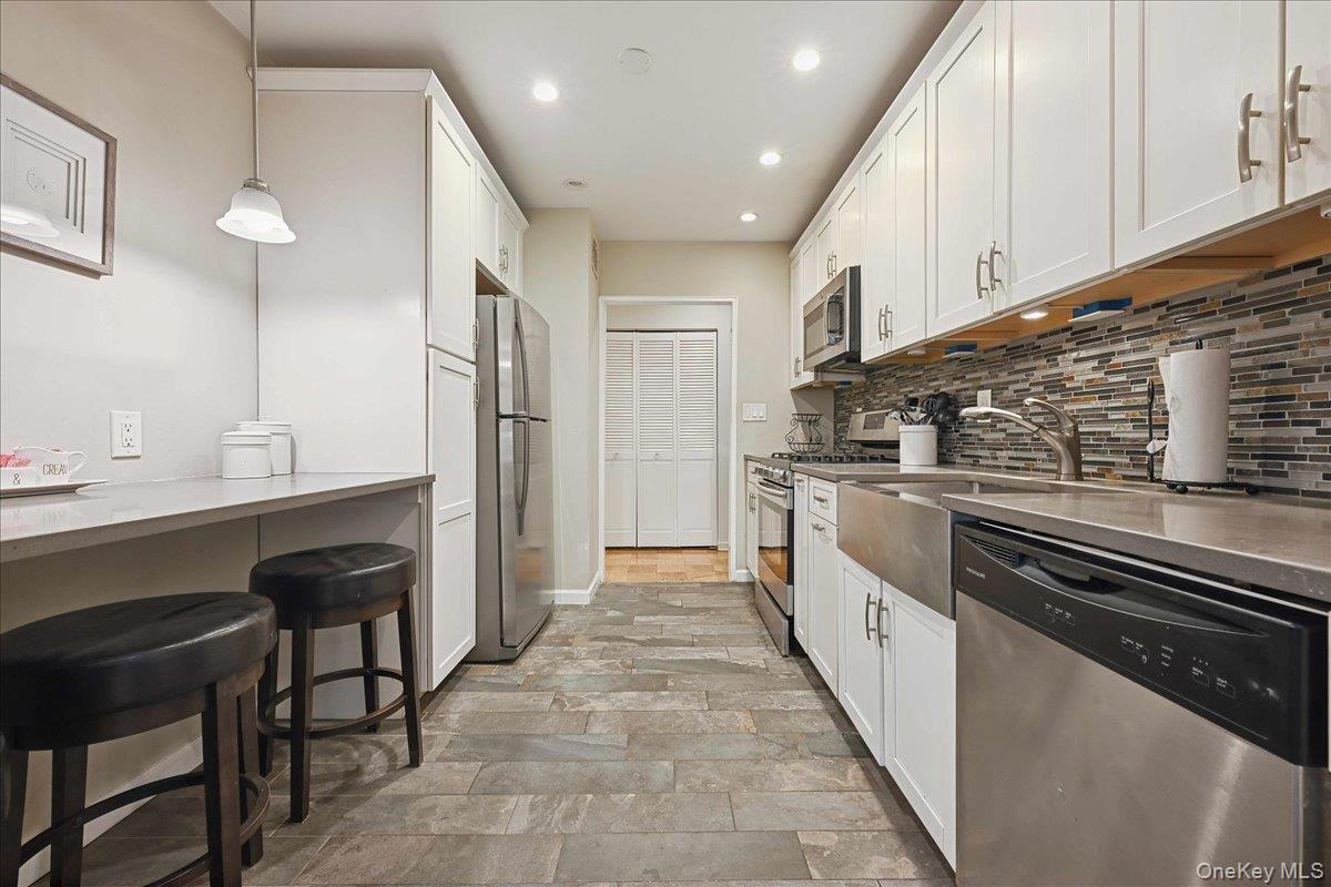 700 Shore Road 4o Property Photo 11