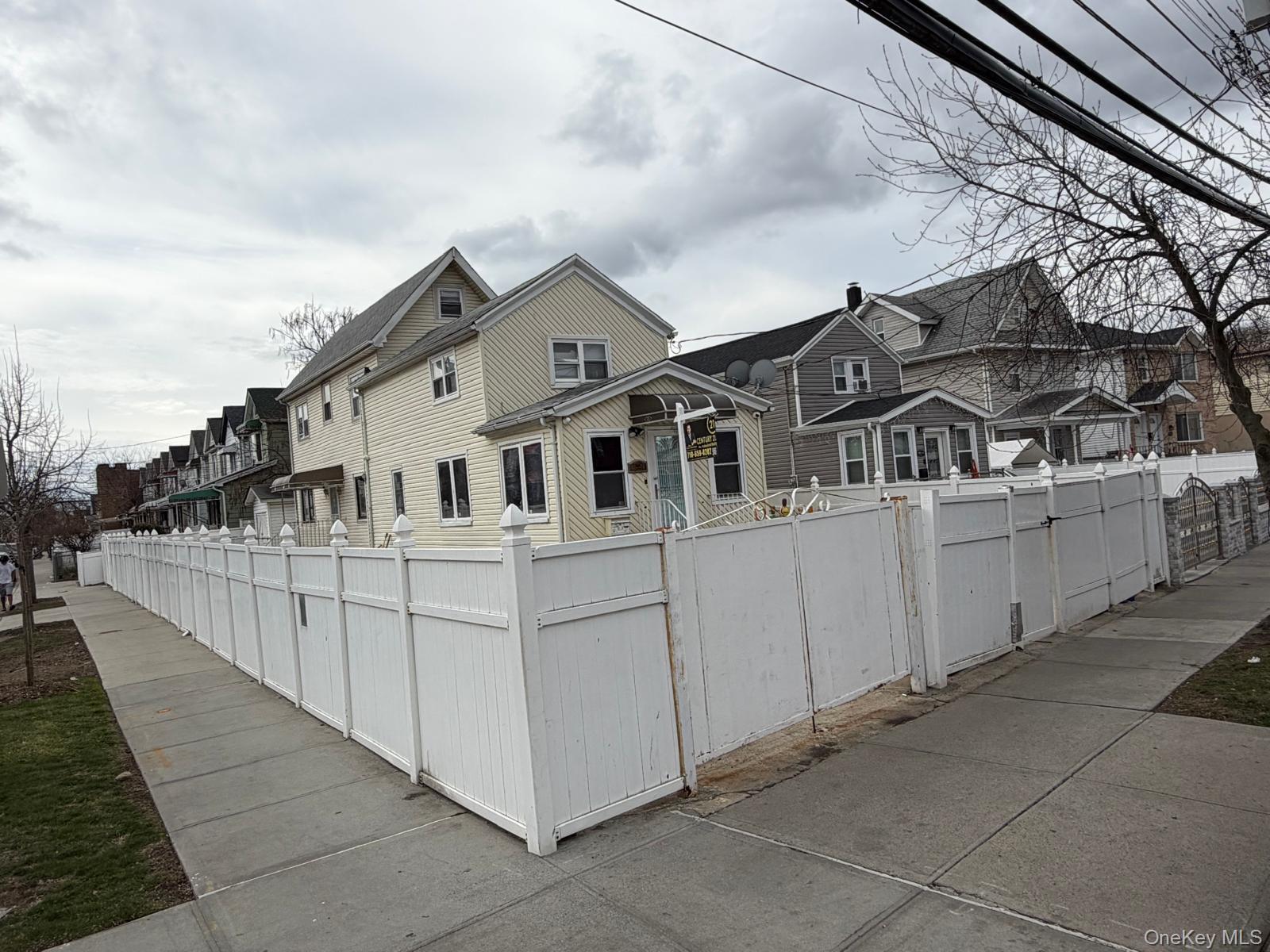 14018 Foch Boulevard Property Photo 1