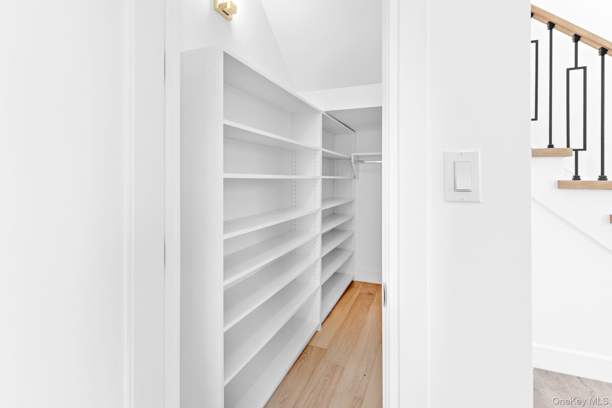 24 Midway Street Property Photo 7
