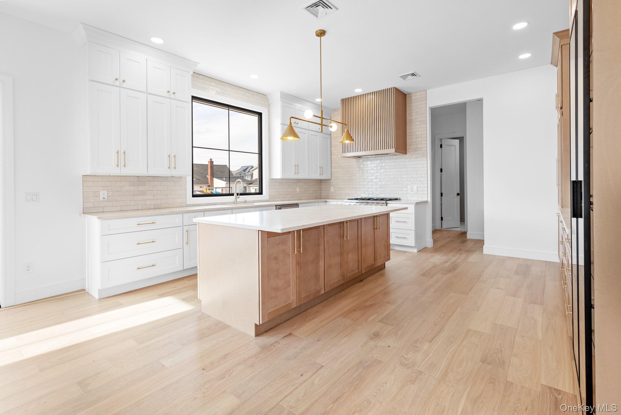 24 Midway Street Property Photo 9