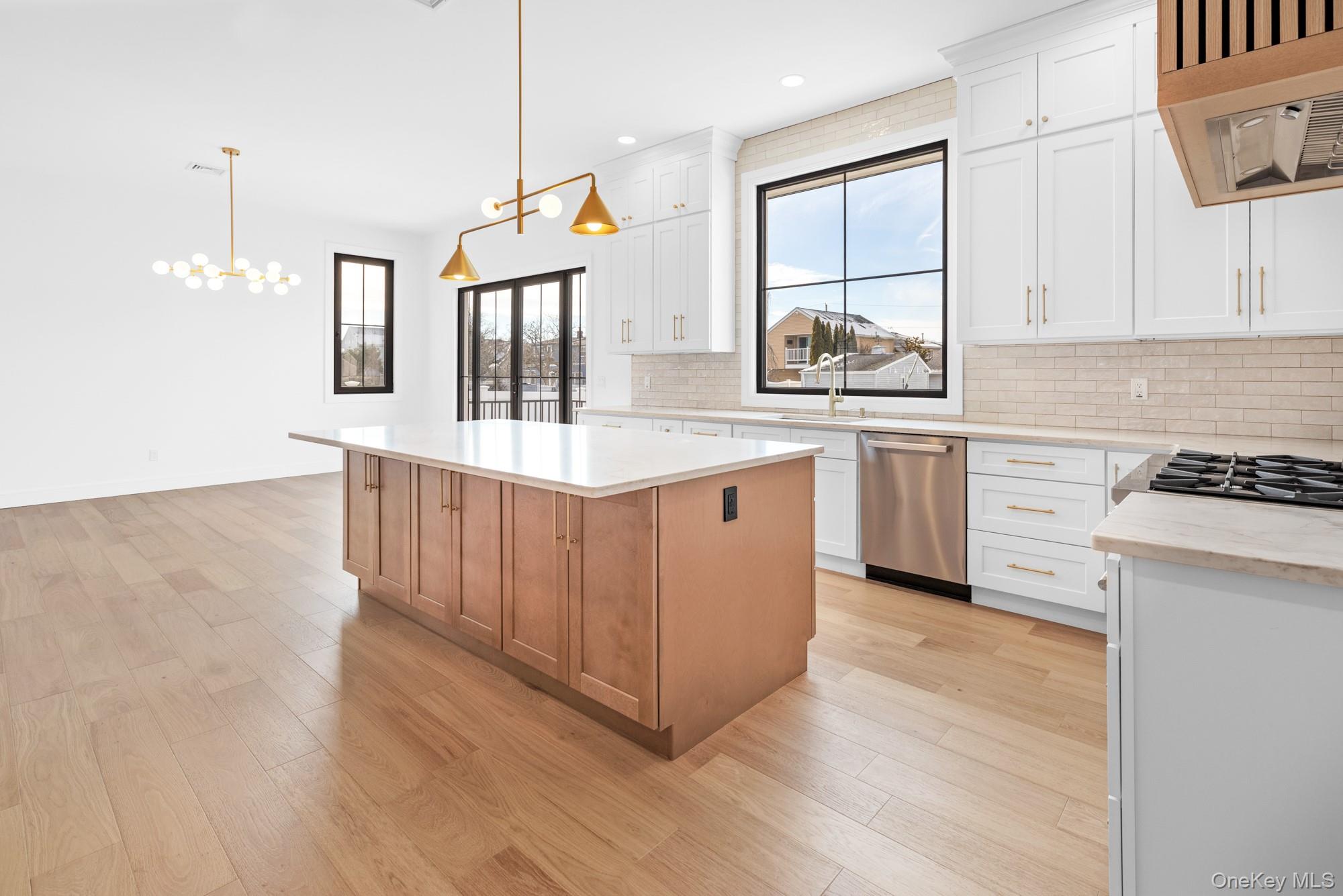 24 Midway Street Property Photo 11