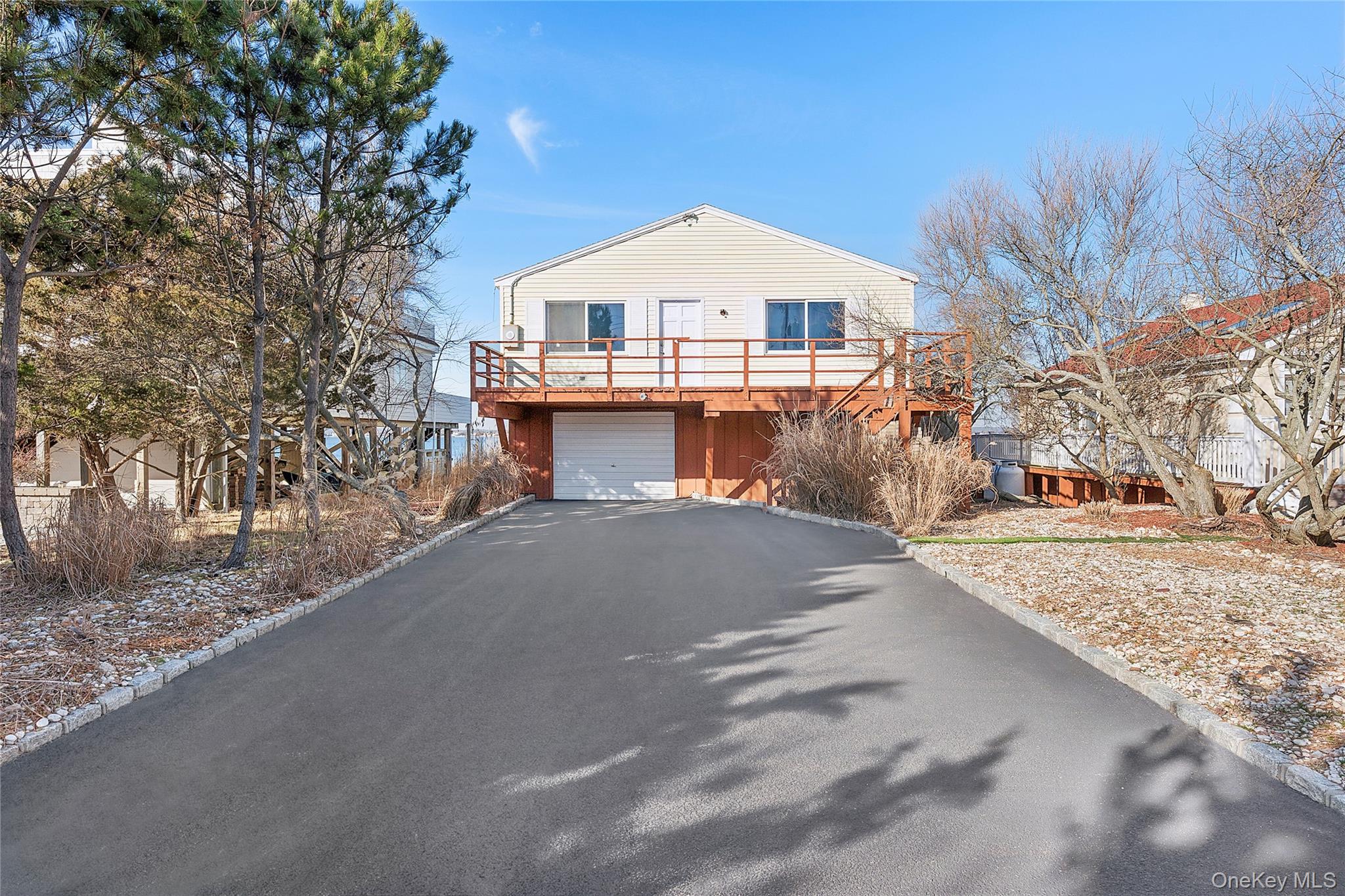 626 Dune Road Property Photo 2