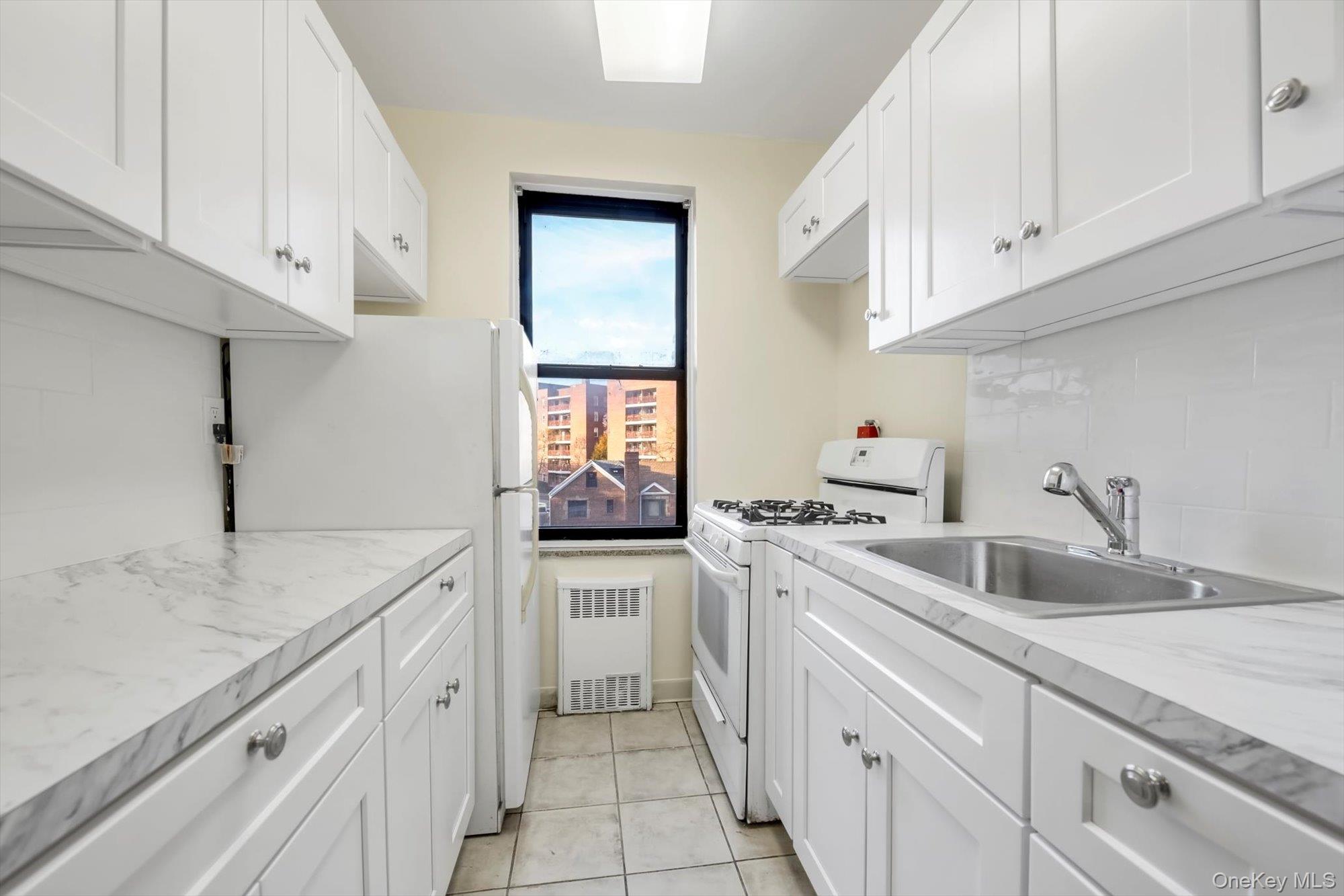 71-11 Yellowstone Boulevard 4a Property Photo 6