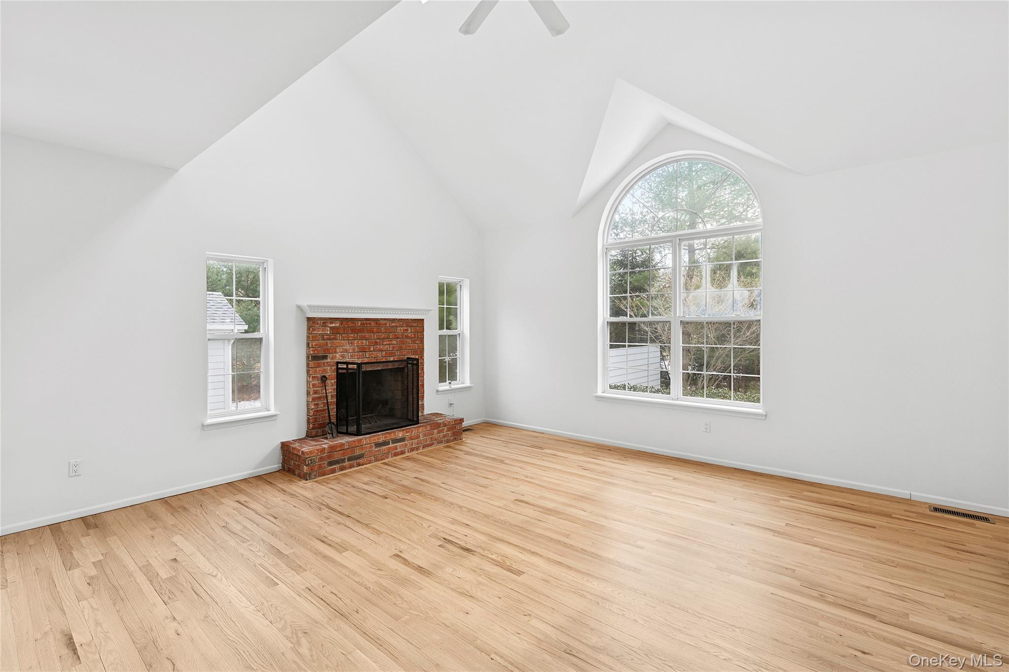 97 Spring Close Highway Property Photo 2