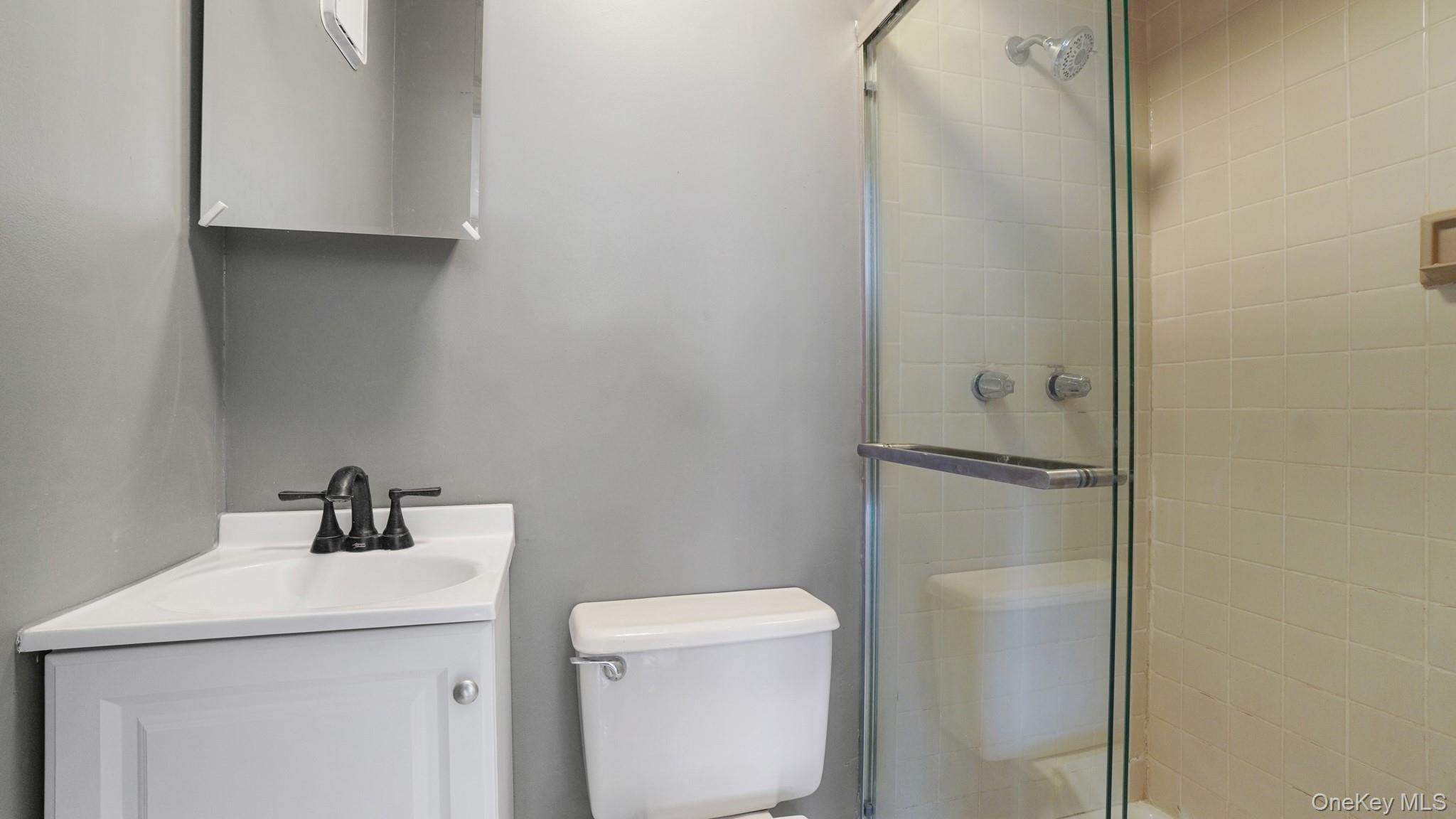 1364 E 92nd Street 101 Property Photo 11