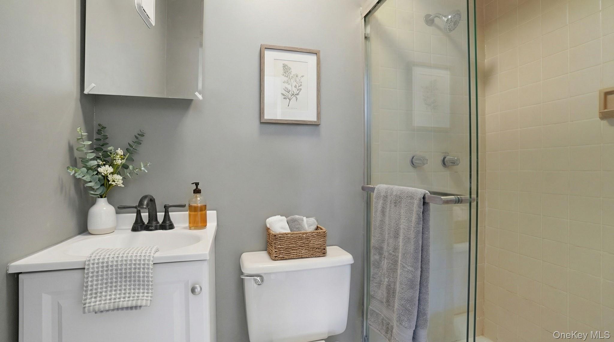 1364 E 92nd Street 101 Property Photo 15