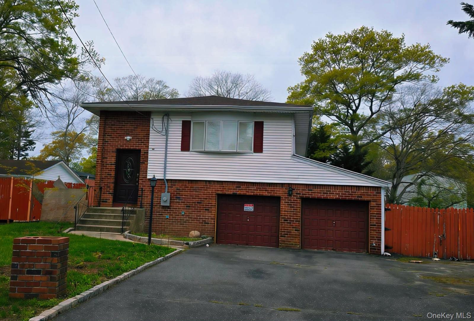 1334 Connetquot Avenue Property Photo 1
