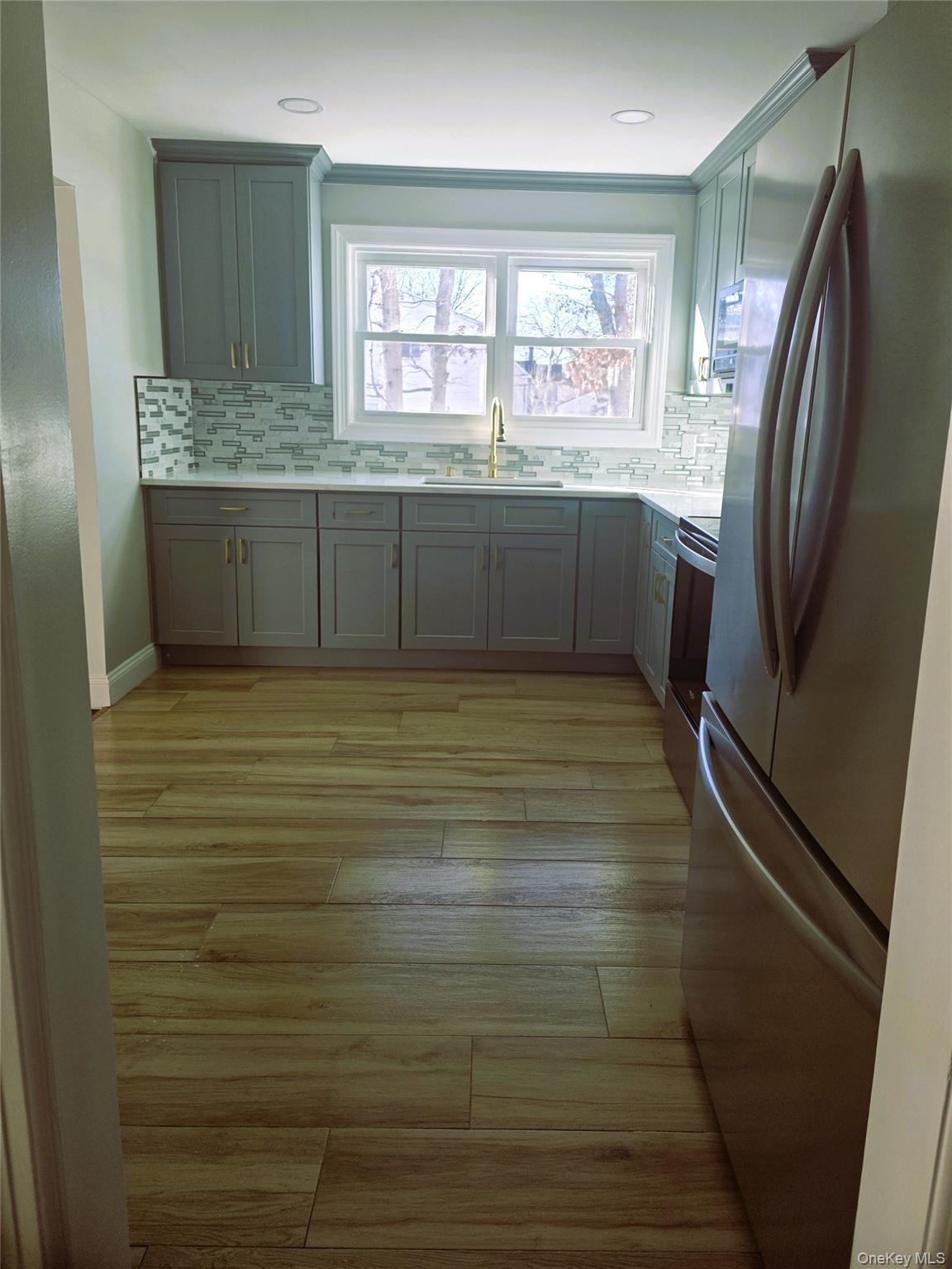 1334 Connetquot Avenue Property Photo 6