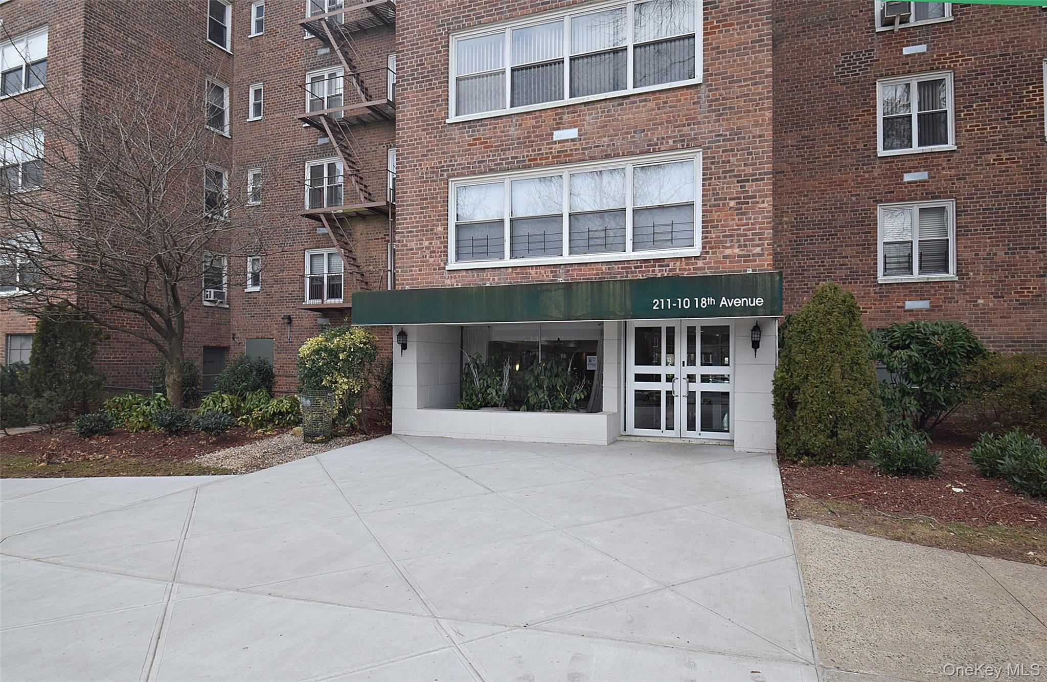 211-10 18 Avenue 4j Property Photo 2