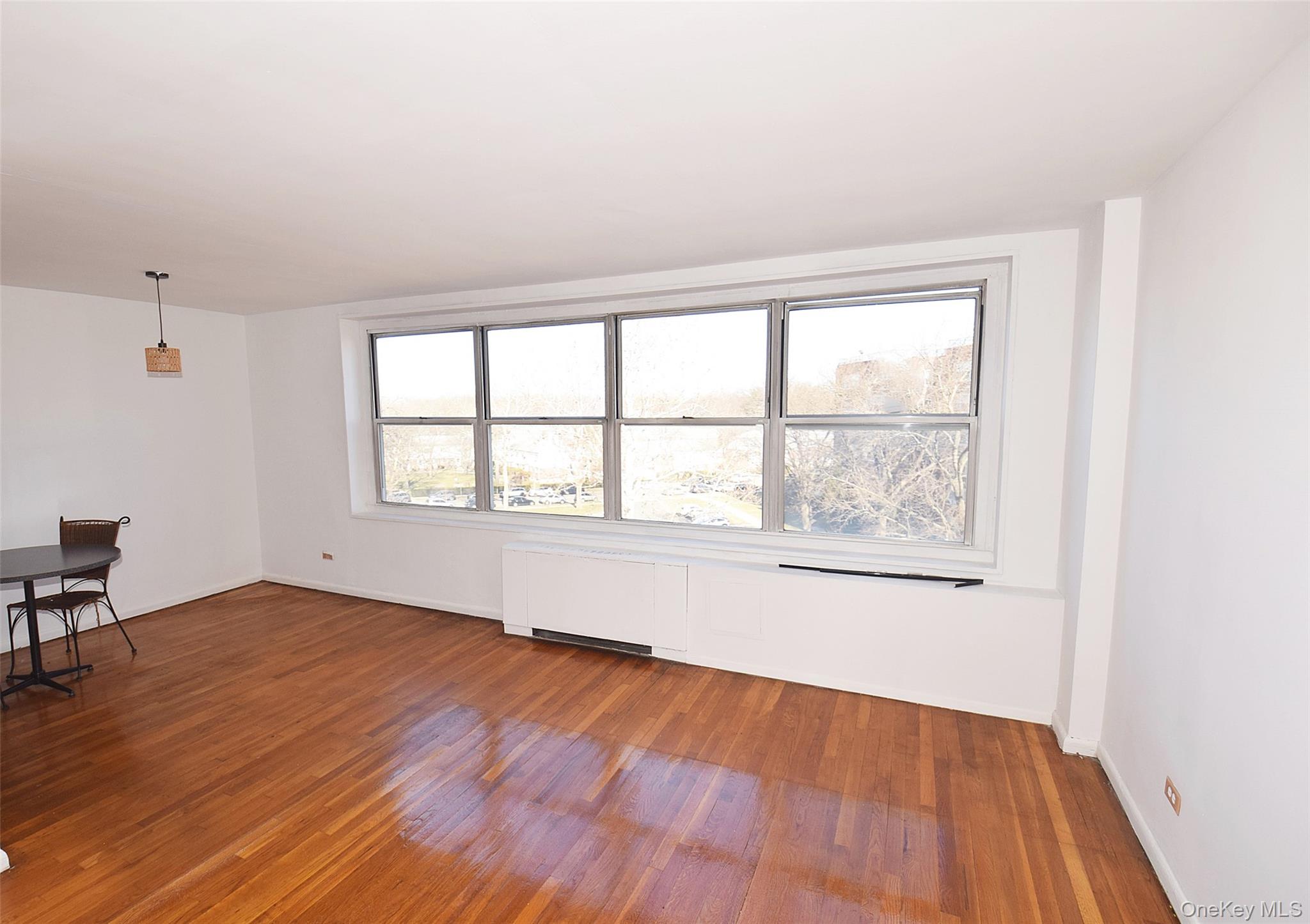 211-10 18 Avenue 4j Property Photo 13