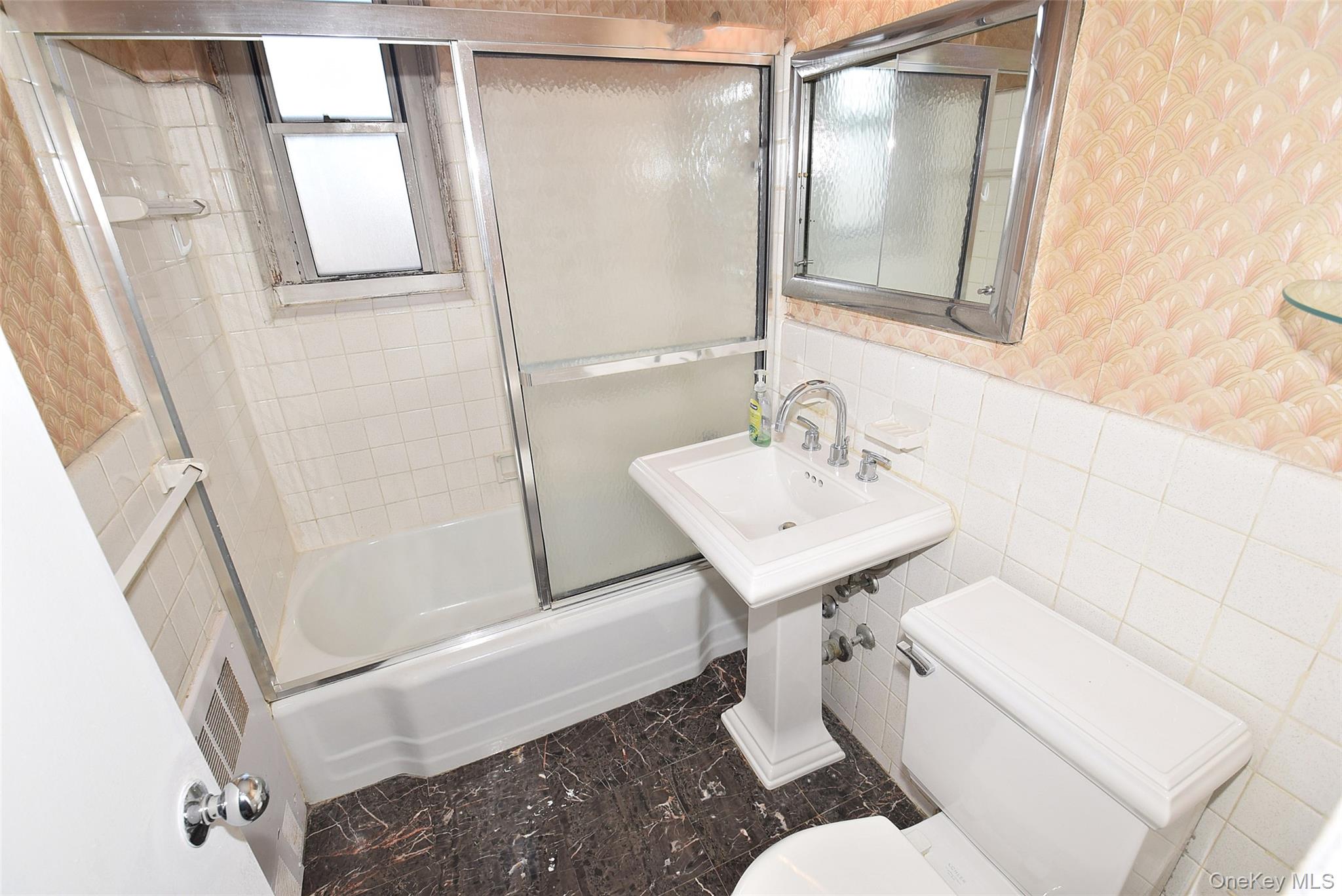 211-10 18 Avenue 4j Property Photo 18