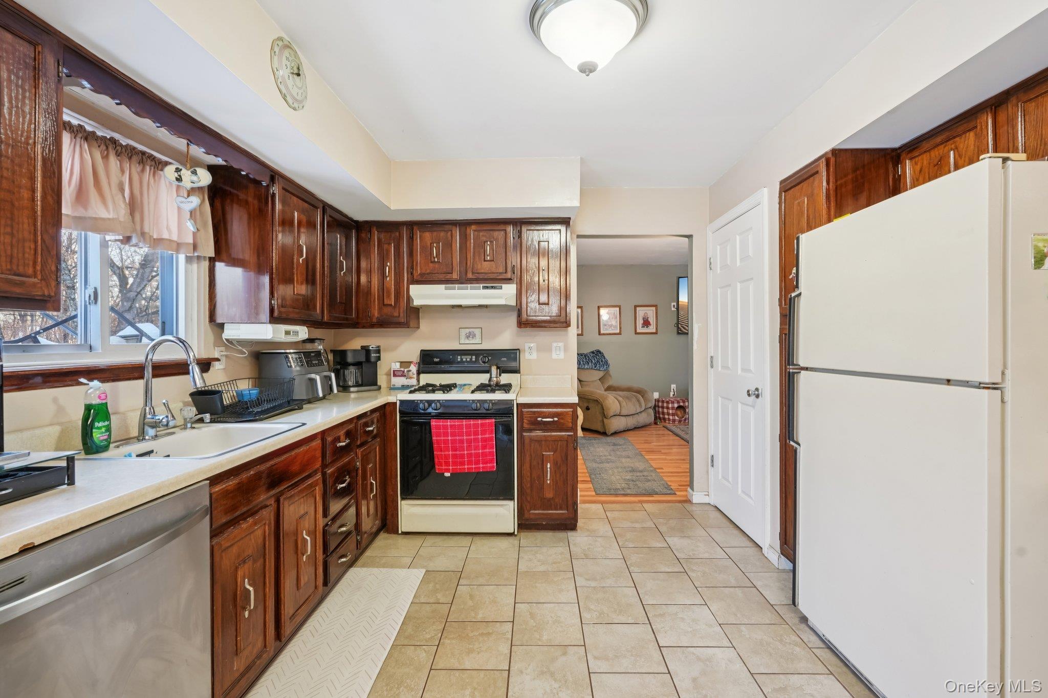 150 Lake Region Boulevard Property Photo 27